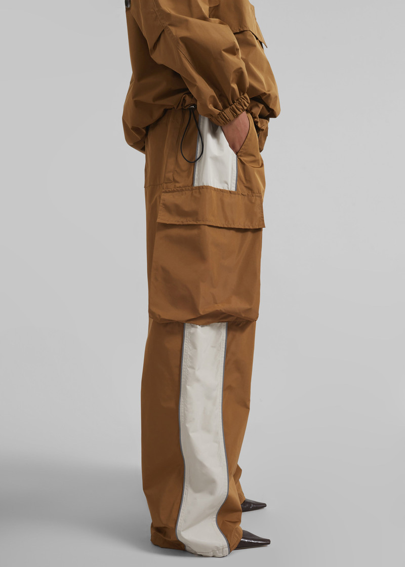 Navan Cargo Pants - Brown 5