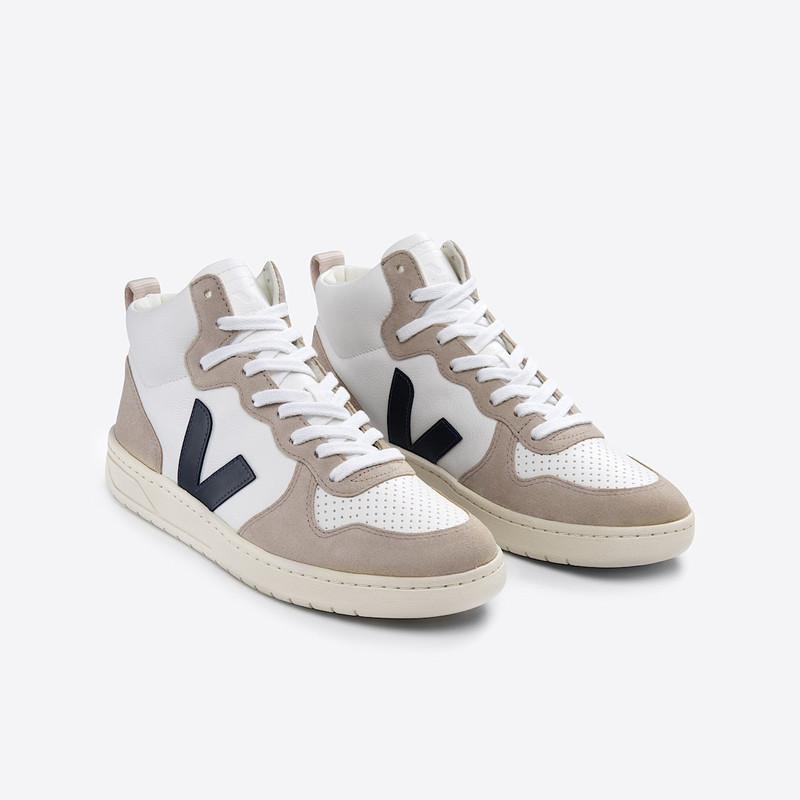 VEJA V-15 LEATHER WHITE NAUTICO SAHARA outlook
