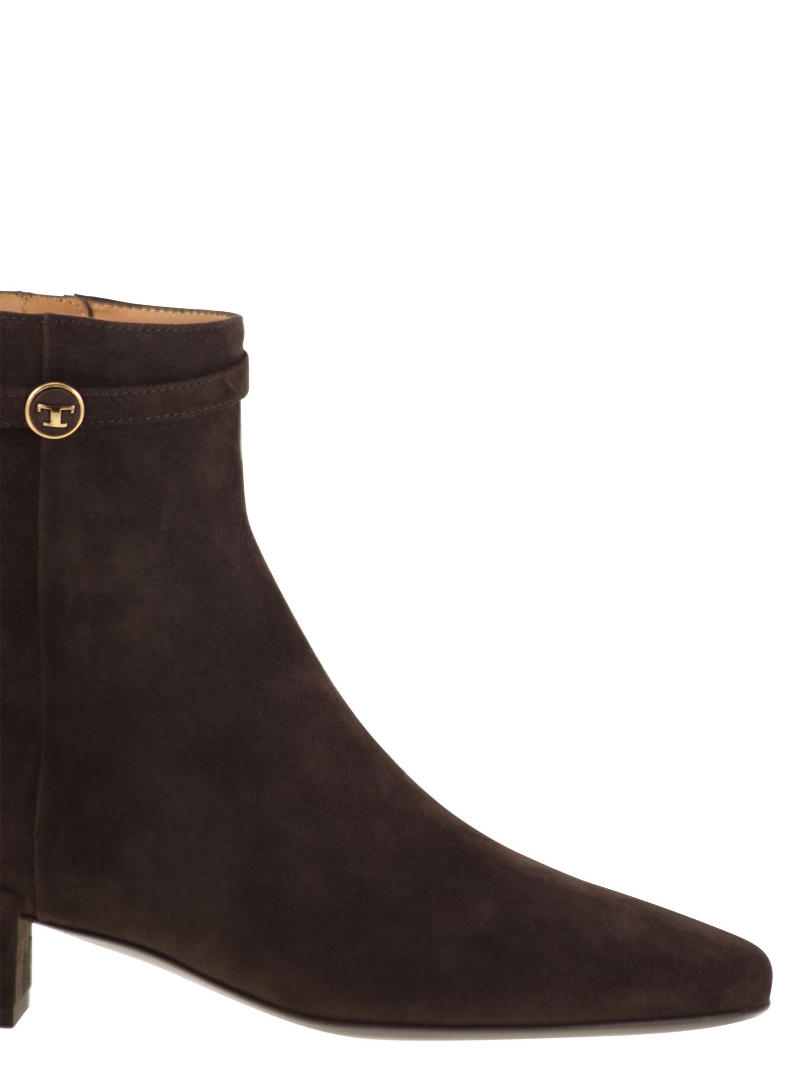 Tod's Women Suede Ankle Boots - 6