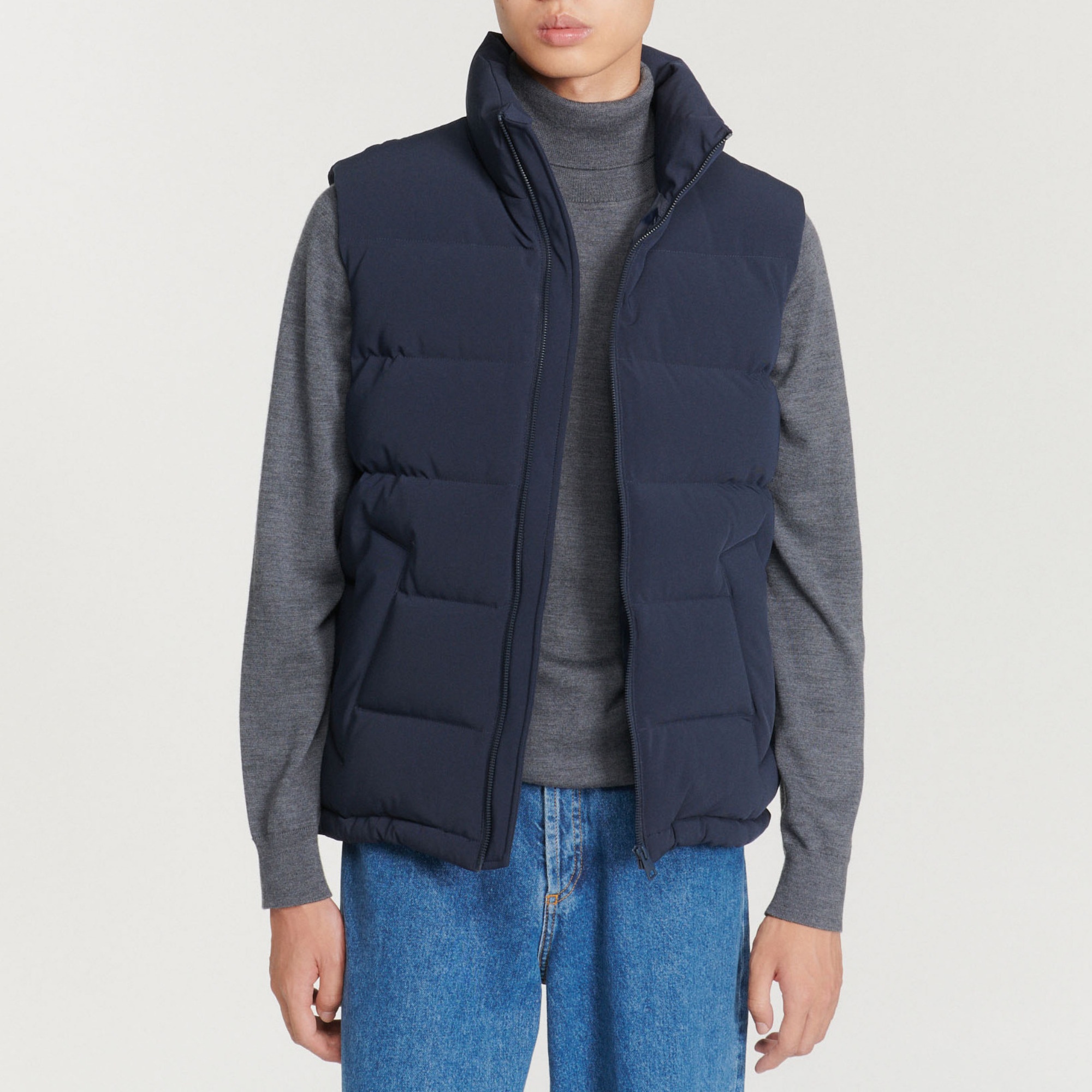 Sleeveless jacket in technical fabric - 4