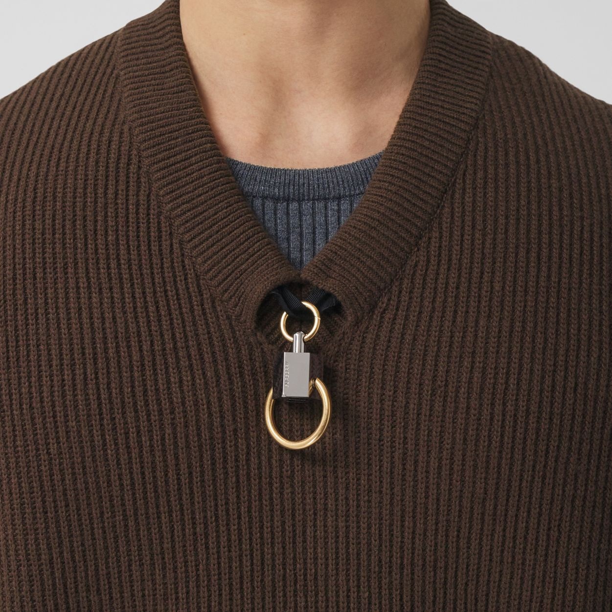 Gold-plated Whistle Detail Rib Knit Wool Sweater - 4