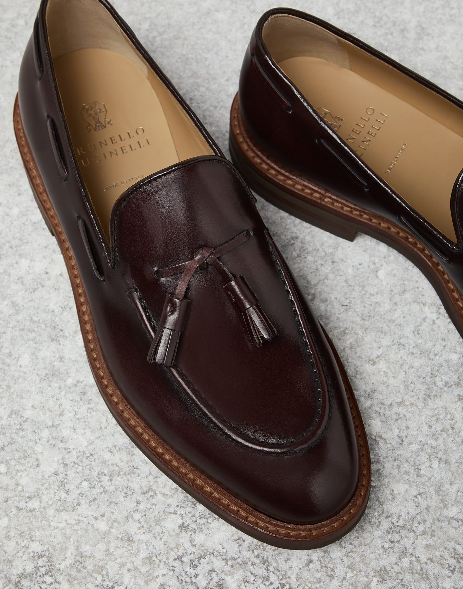 Shaded calfskin loafers with tassels - 3