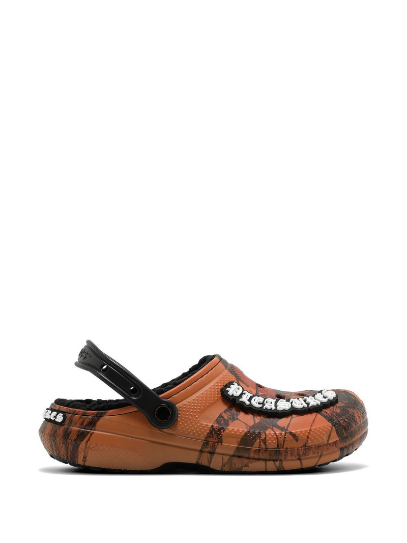 Dylan clogs 1
