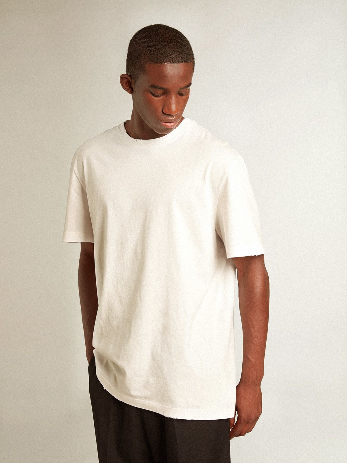 Men's white T-shirt with distressed treatment - 2