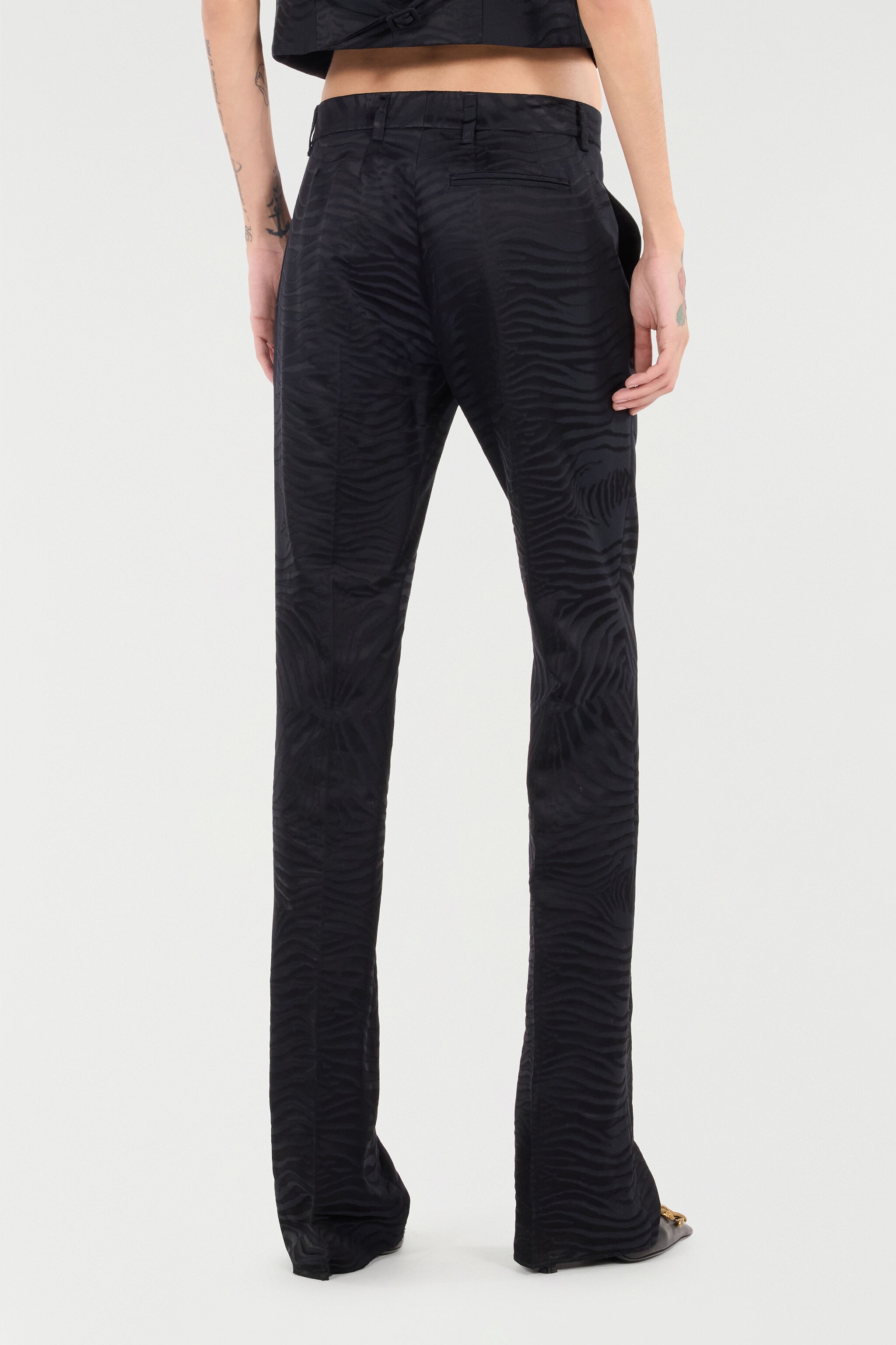 Pants With Solid-Color Tiger Skin Pattern - 4