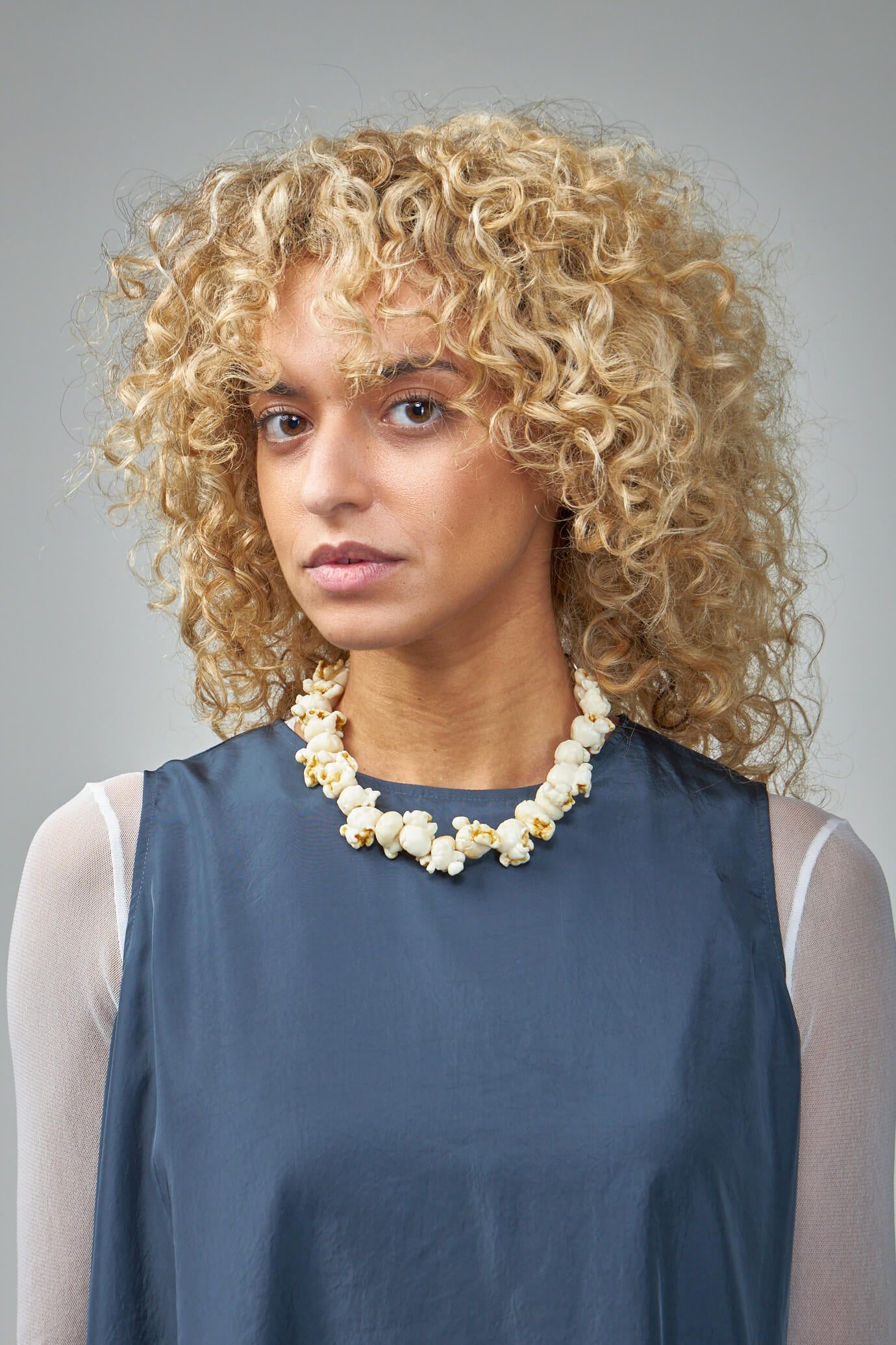 Acne Studios☆オフホワイト Popcorn Shape ネックレス Off-White Popcorn Shape Necklace by Acne Studios on Sale