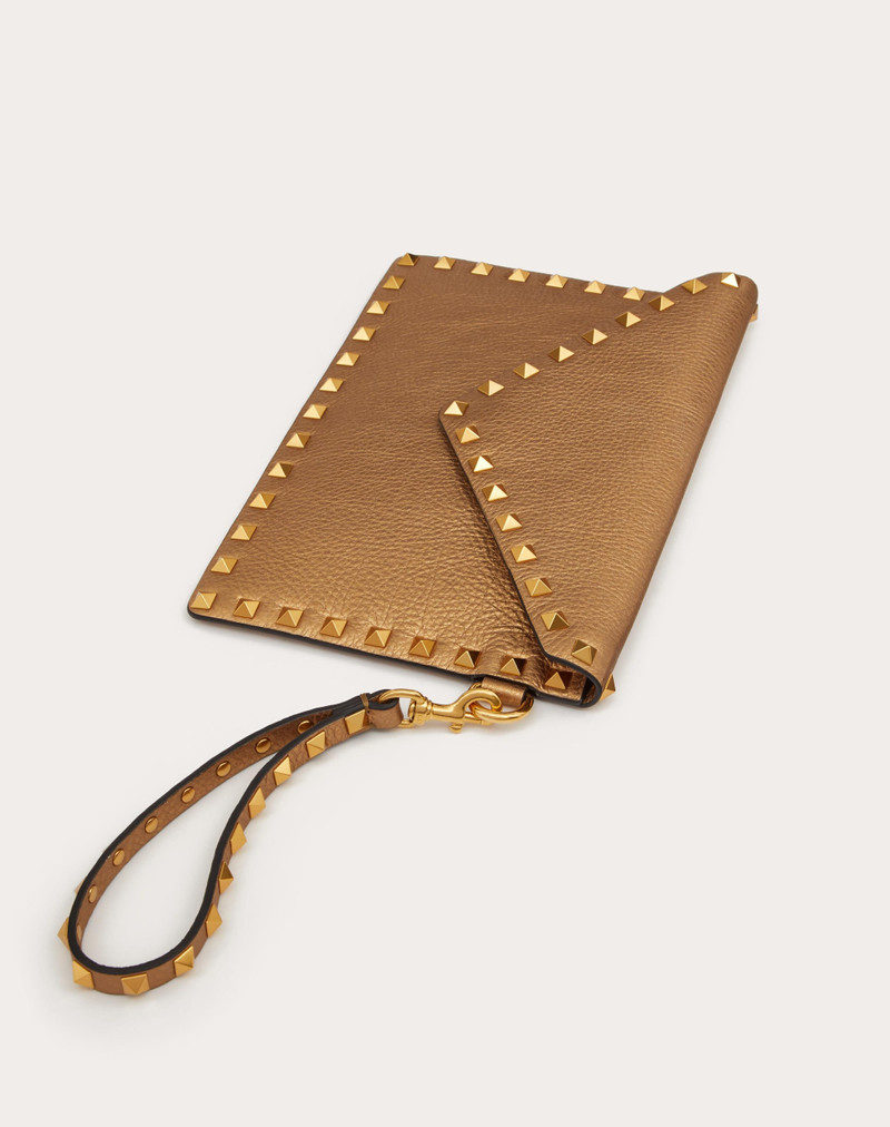 Valentino ROCKSTUD METALLIC GRAINY CALFSKIN POUCH outlook
