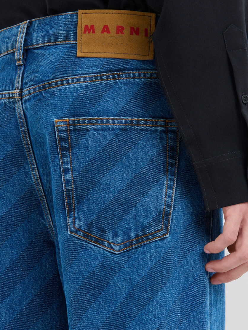 WIDE LEG BLUE JEANS WITH DIAGONAL STRIPE - 4