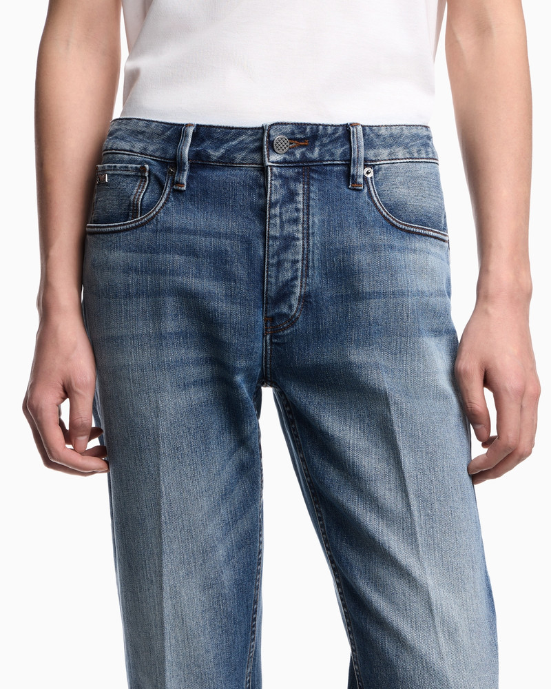 J75 SLIM-FIT, STONE-WASHED 8.6-OZ COMFORT STRETCH-DENIM JEANS 5