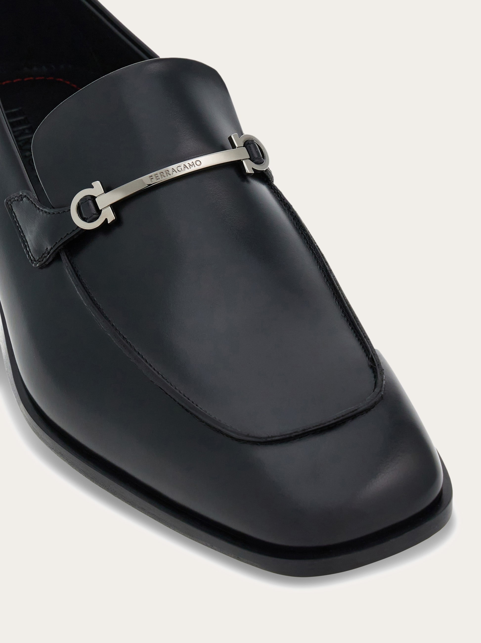 Moccasin with Gancini ornament - 5