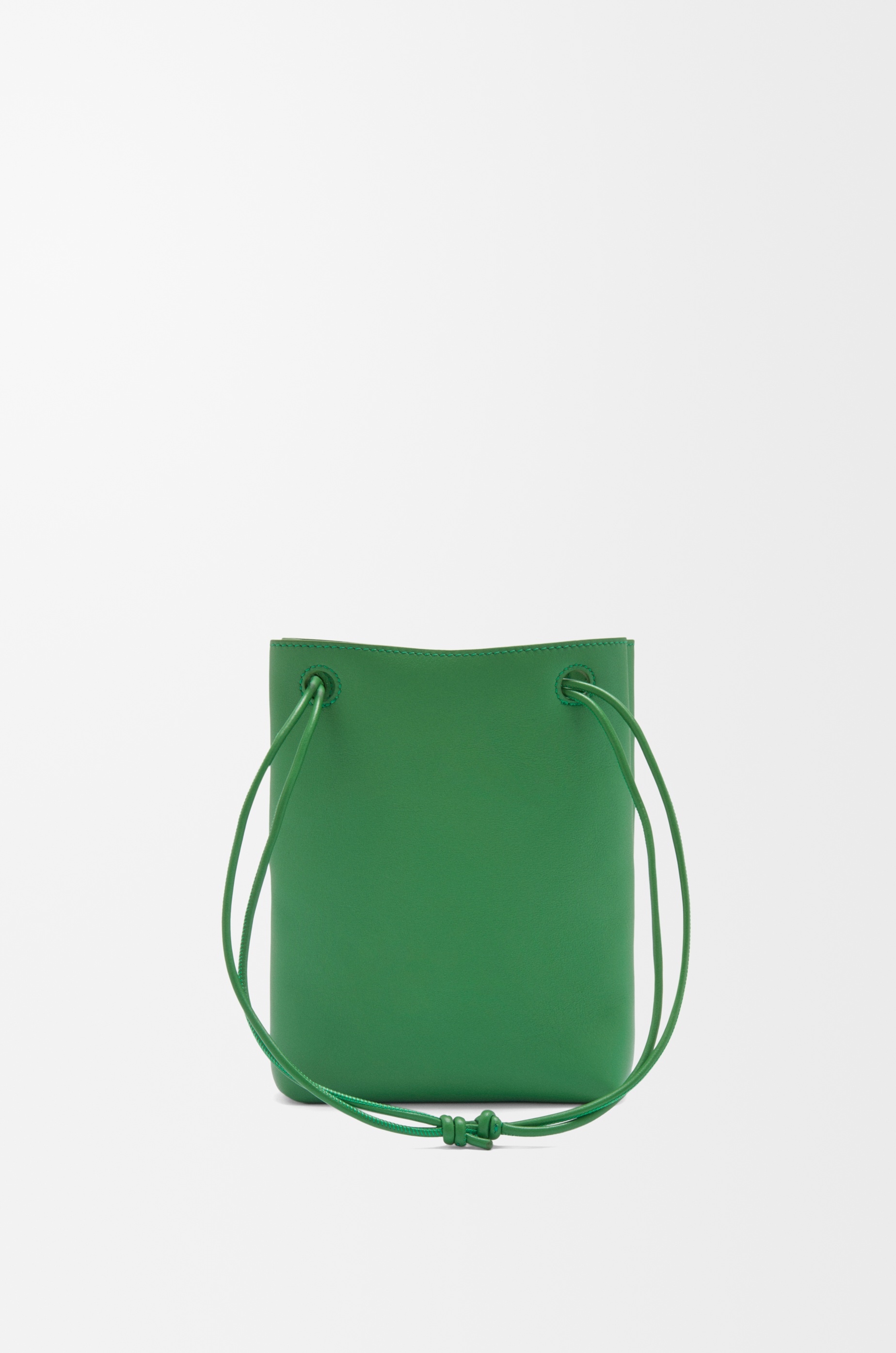 Pebble pouch in smooth calfskin 3
