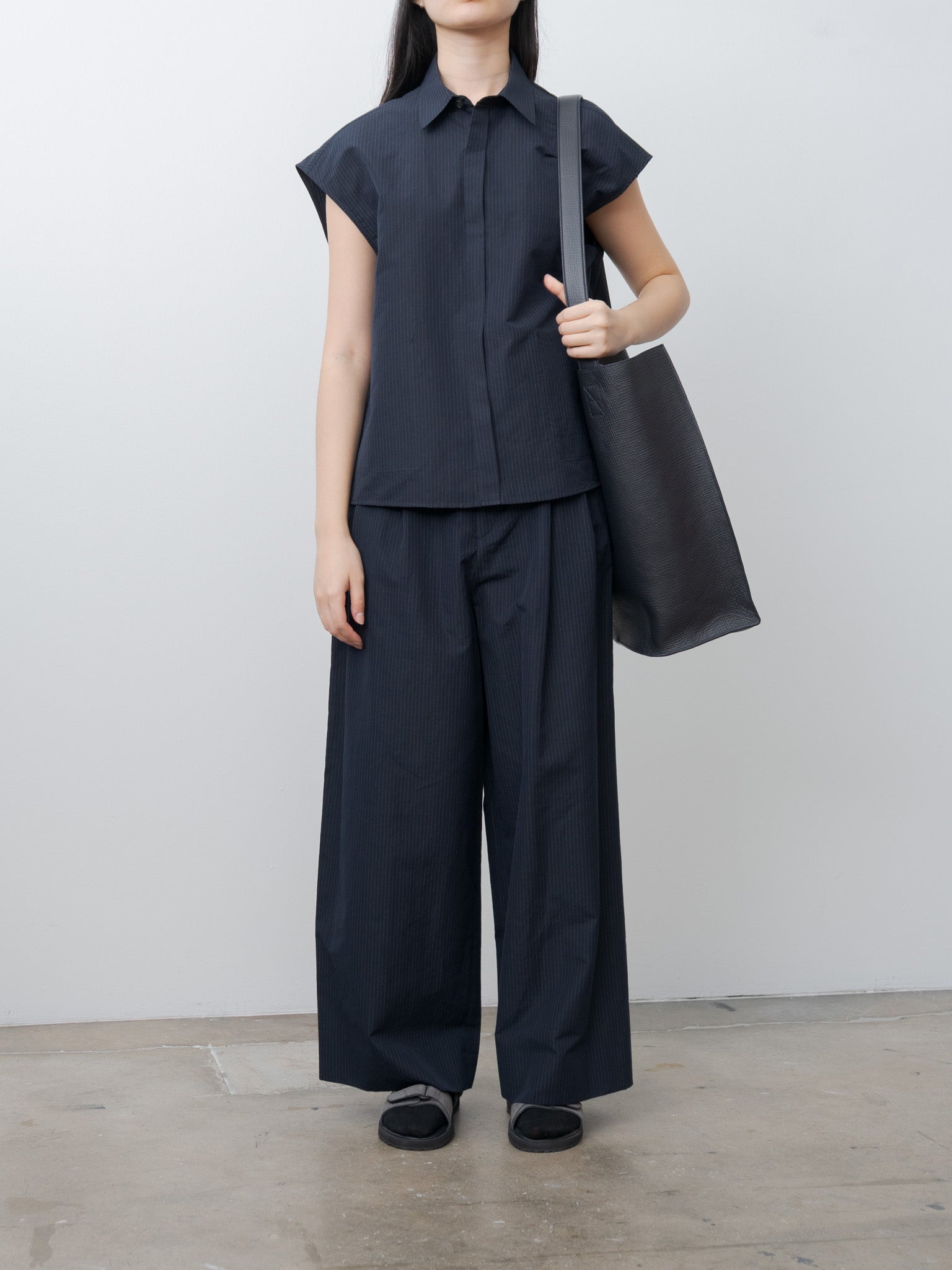Silk Linen Shantung Two Tucked Pants - Navy x Pinstripe - 2