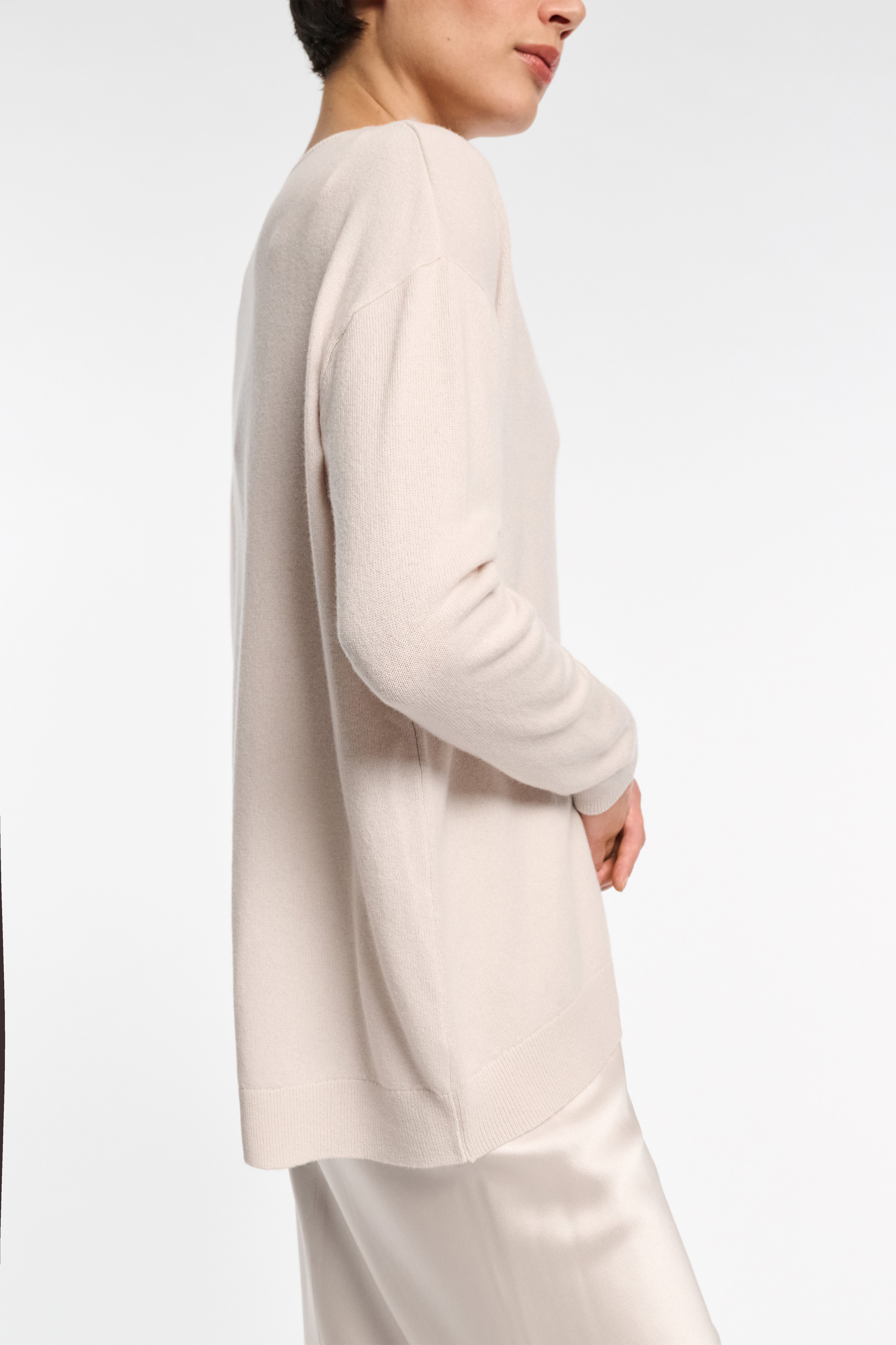 SOFT EDGE v-neck 1/1 - 6