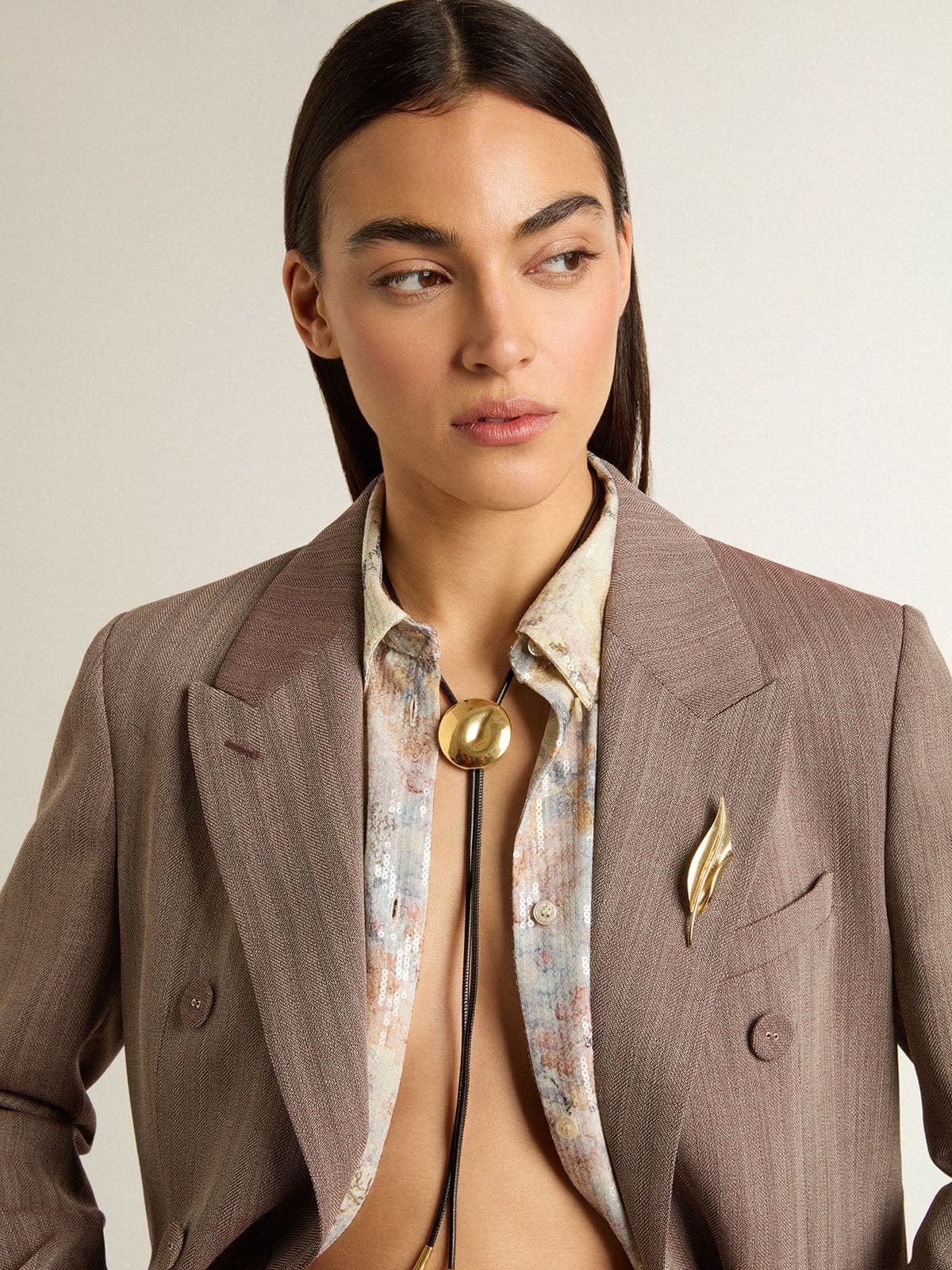 Black leather necklace with gold circular detail - 3