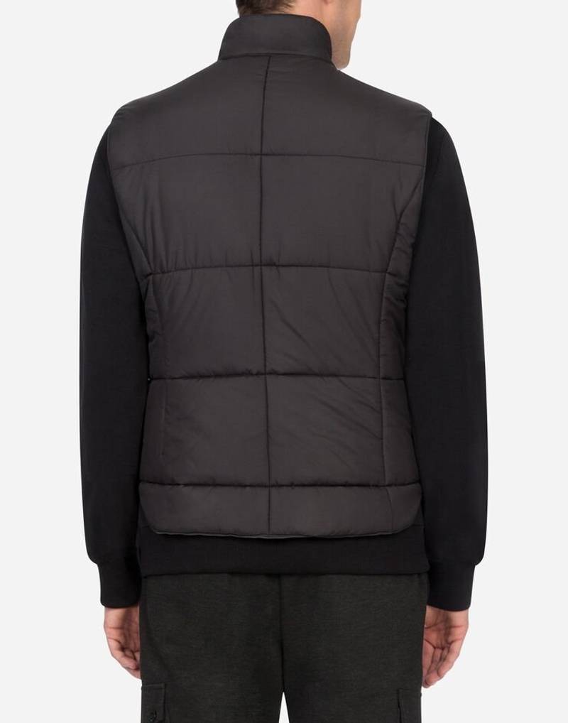 Nylon vest with branded plate 3