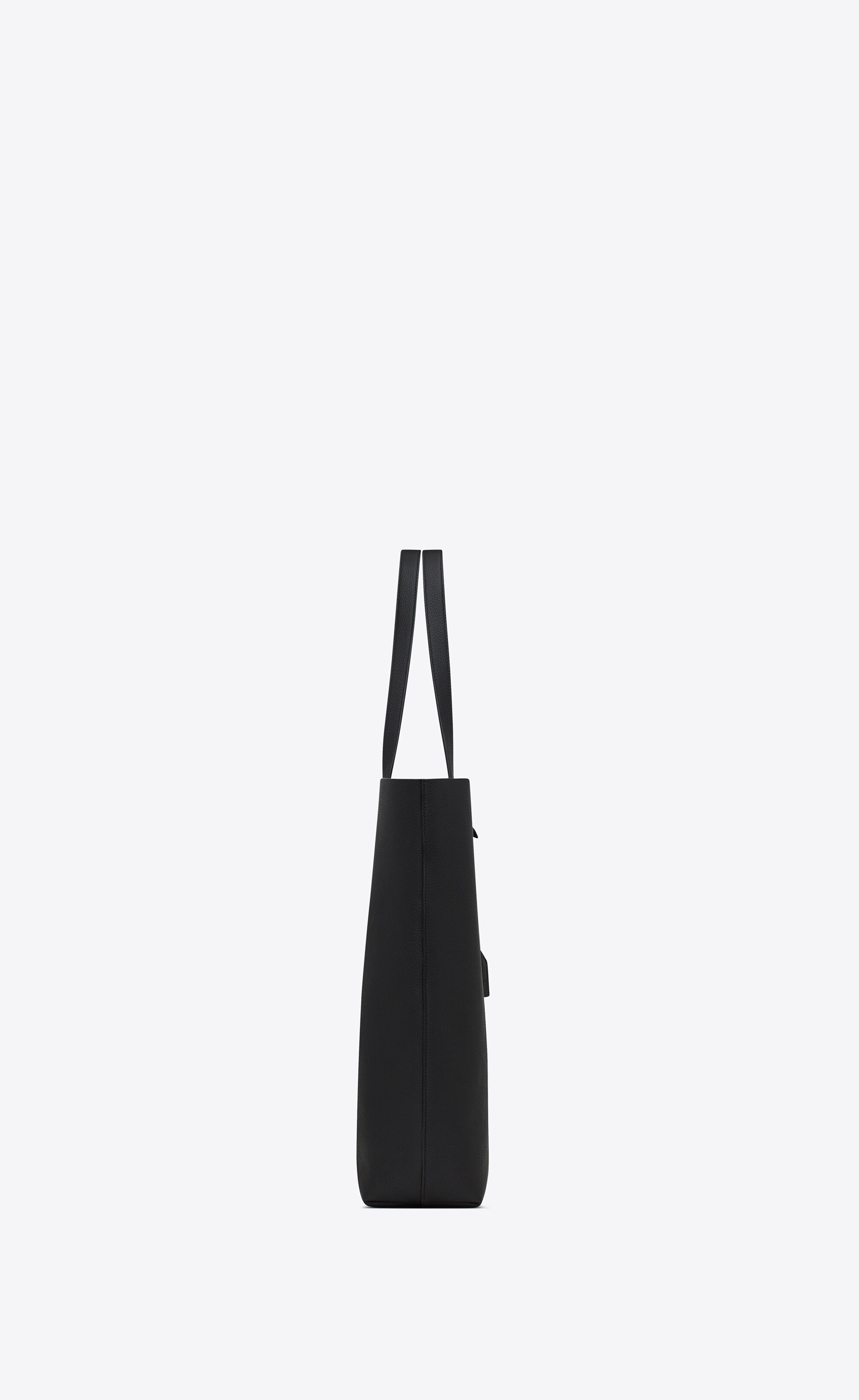 bold east/west shopping bag in grained leather - 3