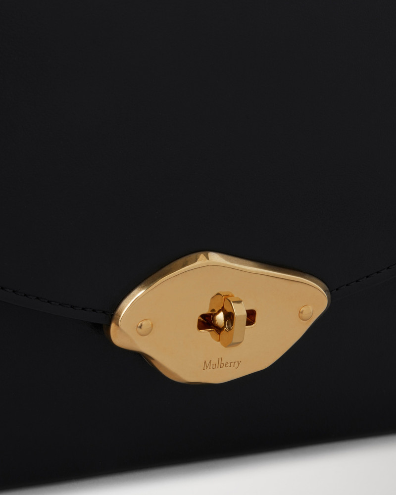 Lana Top Handle
Black High Gloss Leather 6