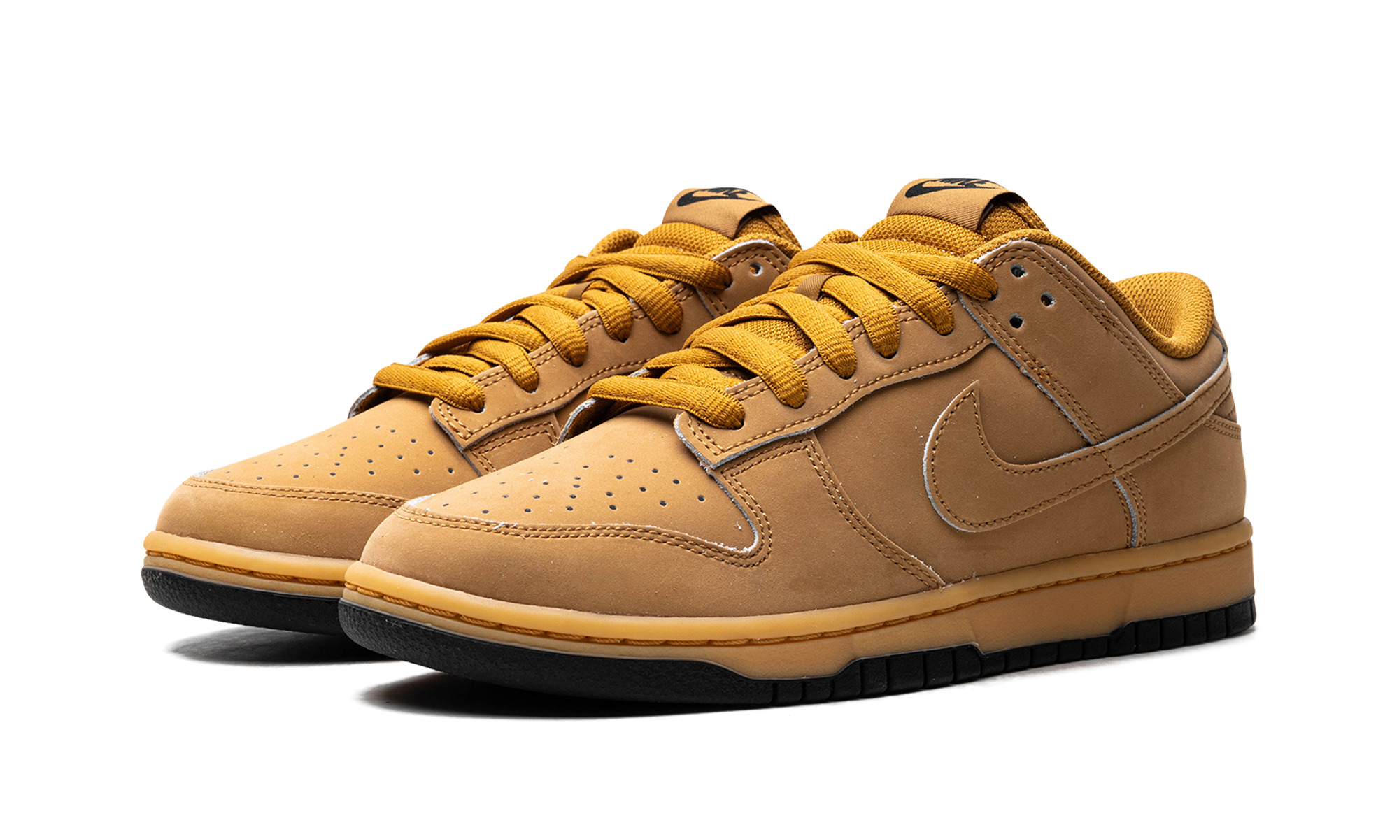 Dunk Low Retro SE "Wheat Gum" - 2