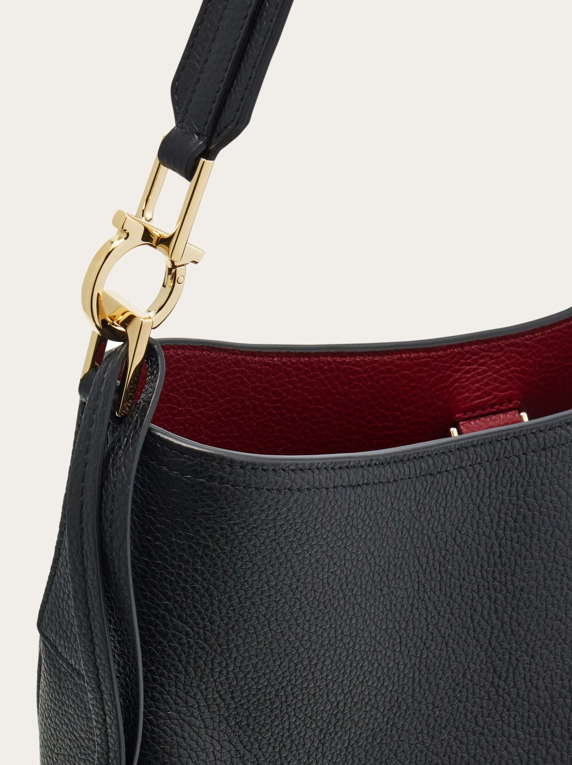 North-South hobo bag (M) - 7