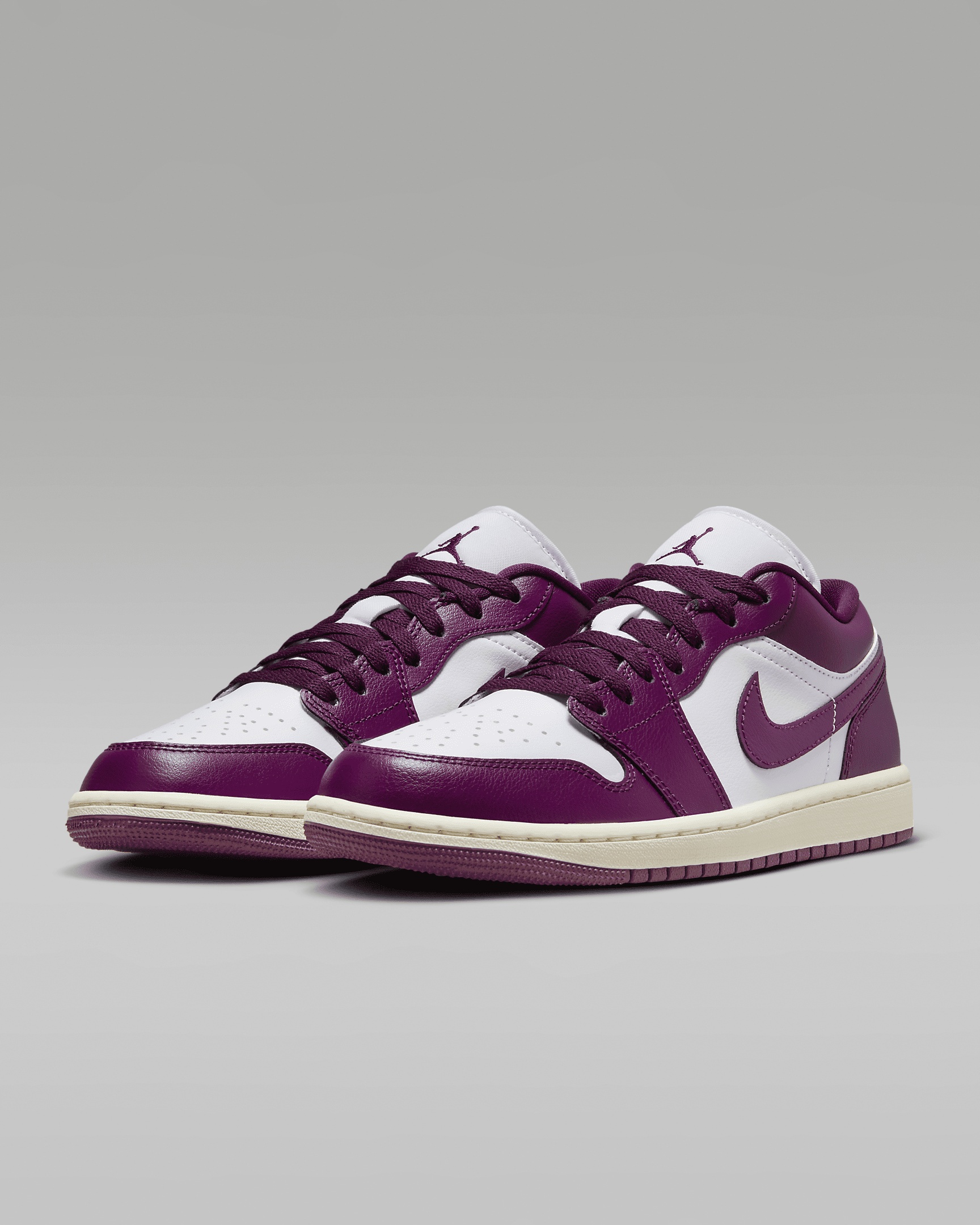 Air Jordan 1 Low Women's Shoes - 5