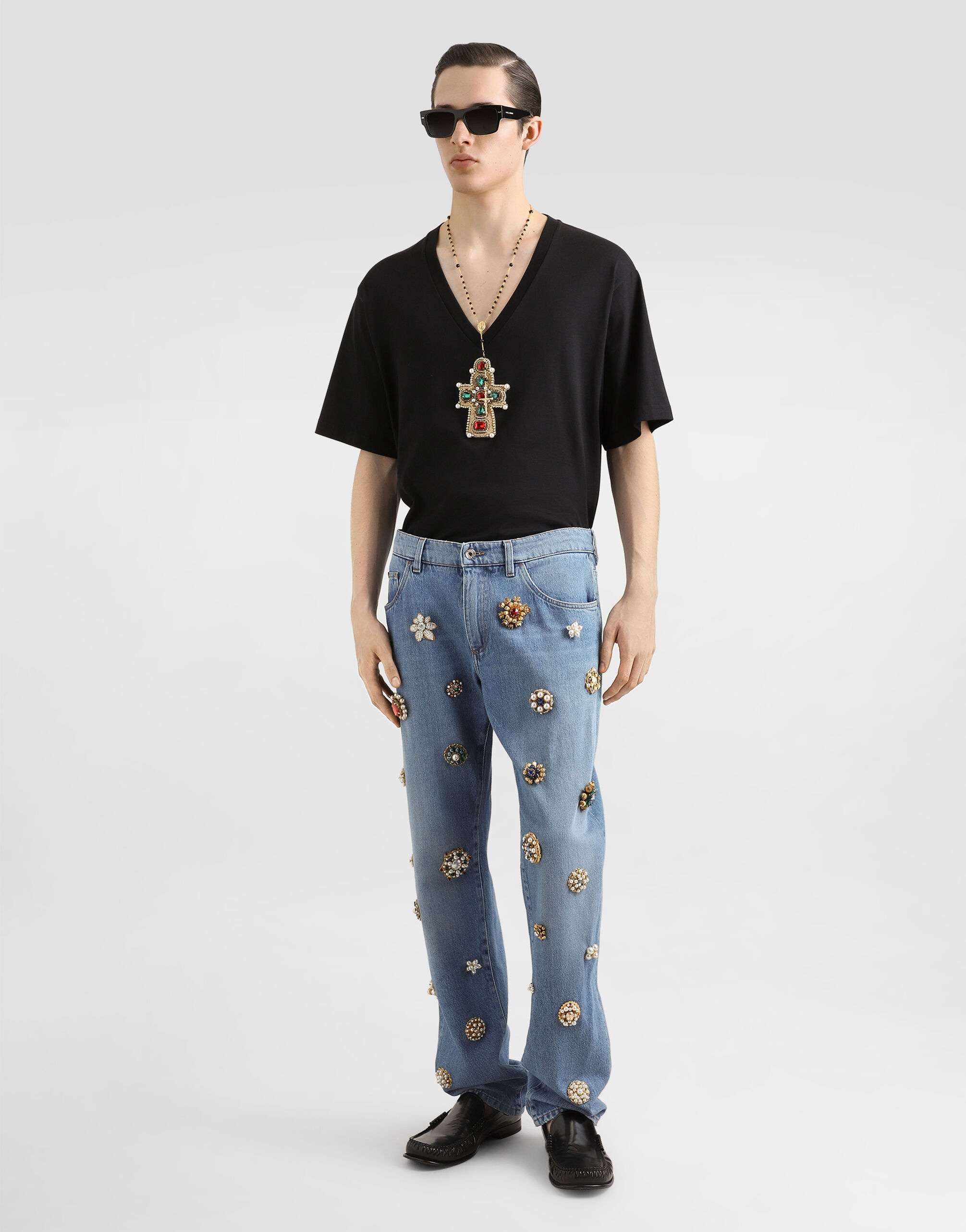 Classic cotton jeans with tag and bejeweled details - 2