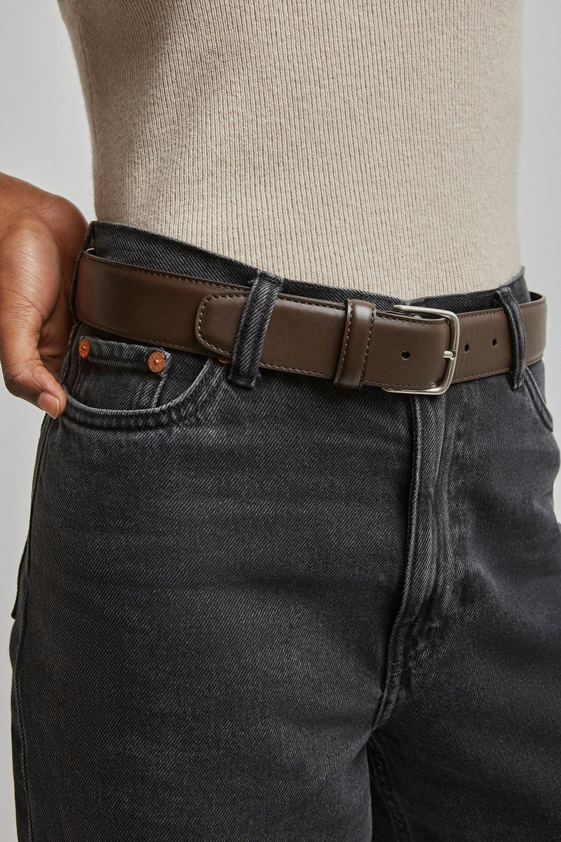 The Row Maxi Classic brown leather belt outlook