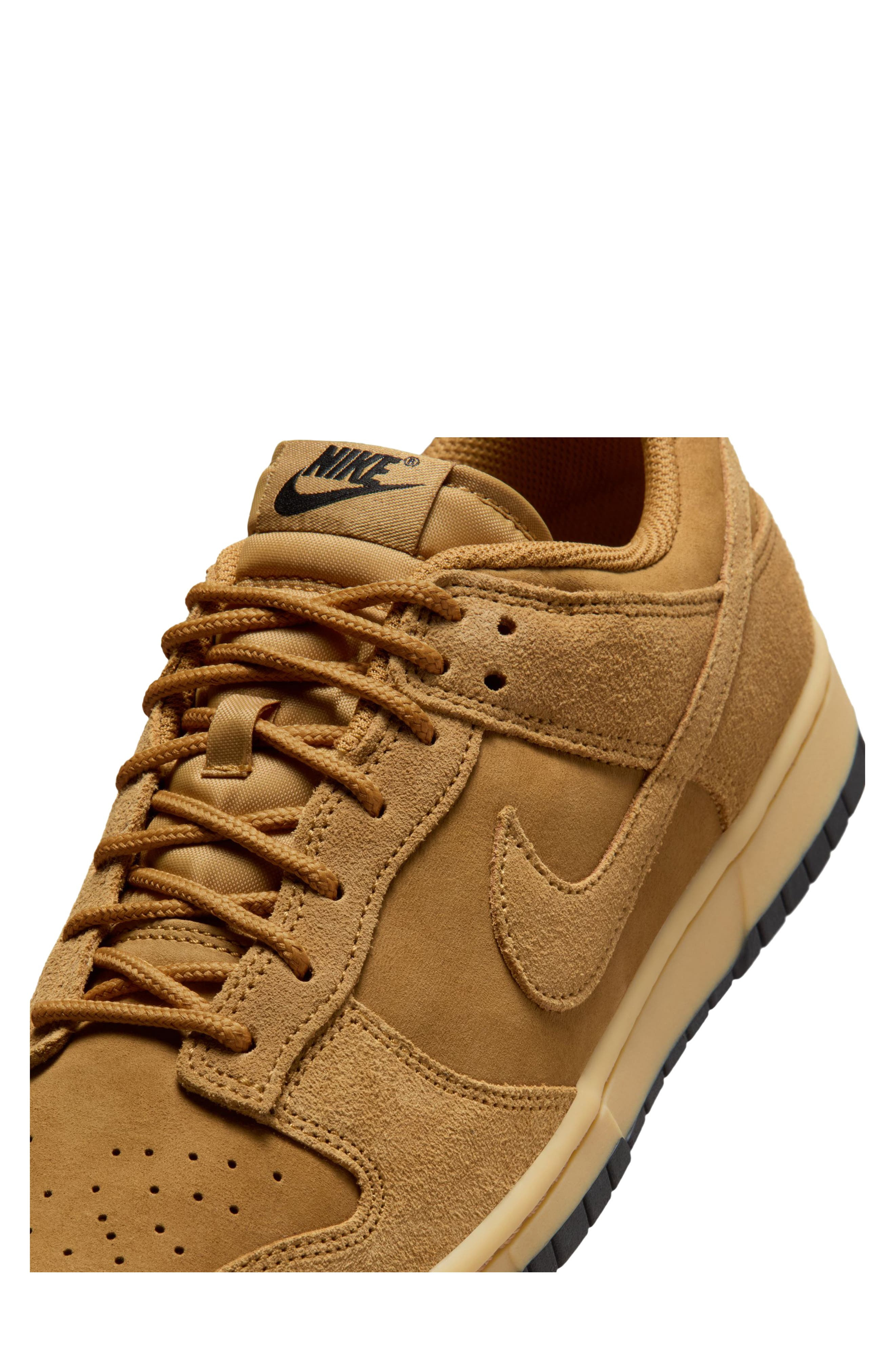 Nike Dunk Low SE Basketball Sneaker in Wheat/Black at Nordstrom - 9