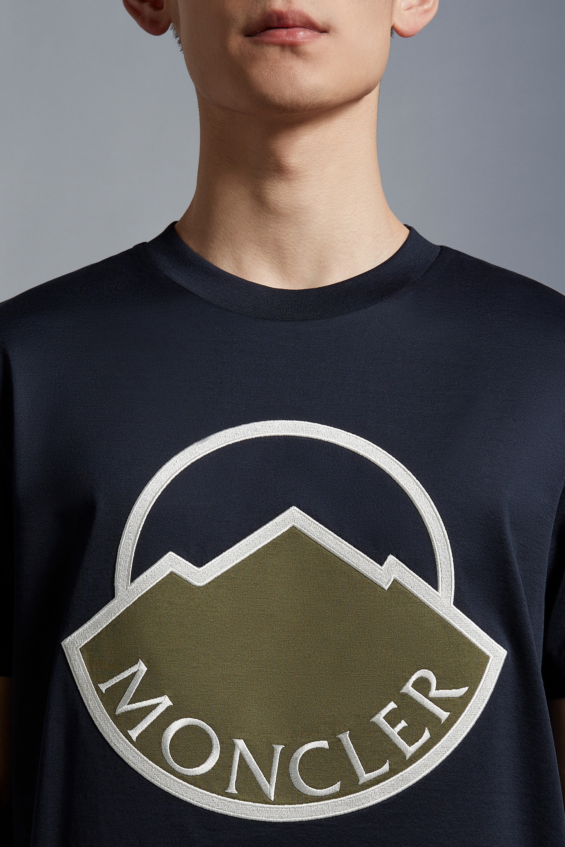 moncler mountain logo t shirt