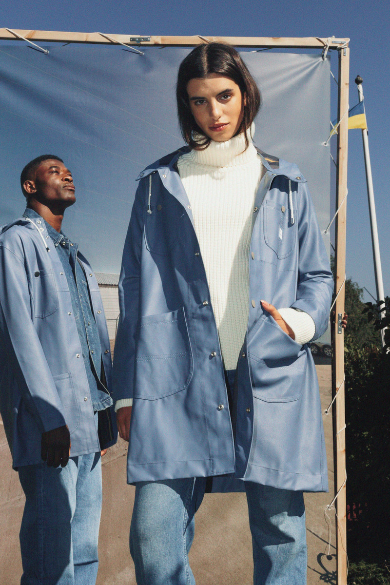 Stutterheim Women´s Lee® x STUTTERHEIM Chore Raincoat Ash Blue outlook