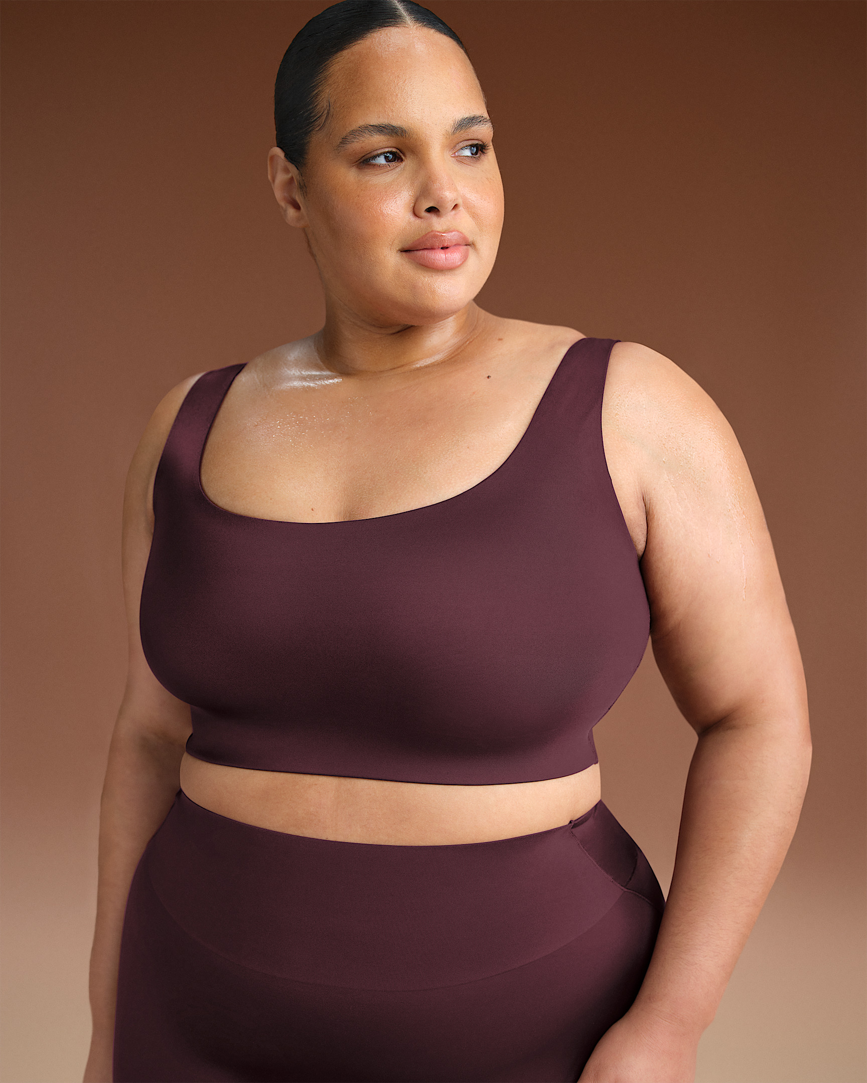 NikeSKIMS Shine Women's Scoop-Neck Bra Top - 7
