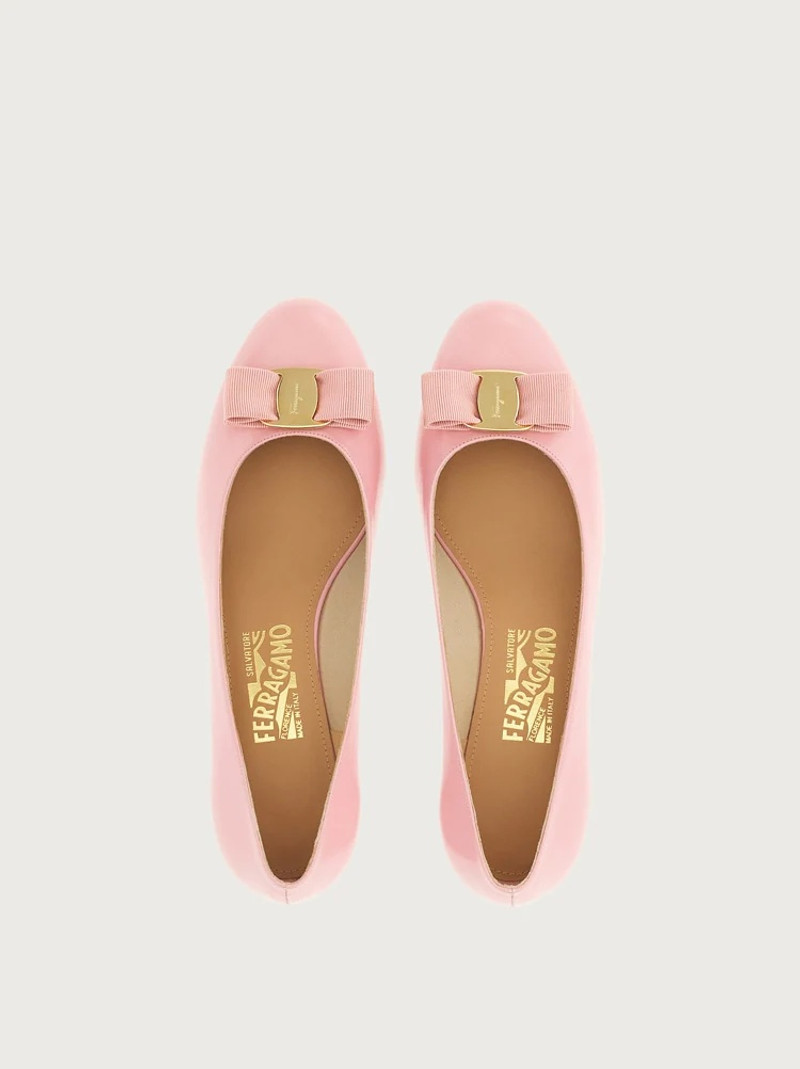 FERRAGAMO VARA BOW PUMP SHOE outlook