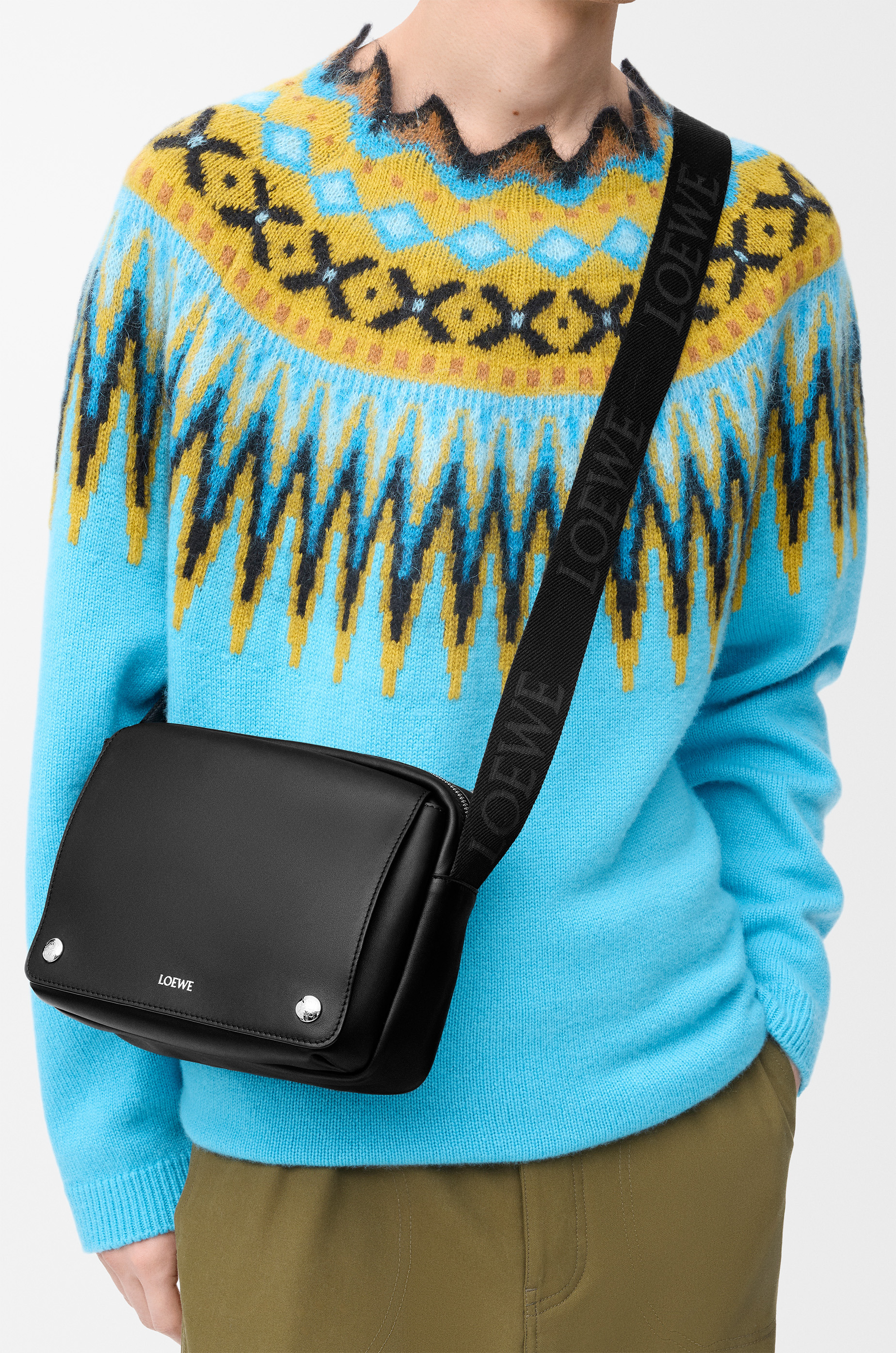 Medium Pebble messenger bag in smooth calfskin - 2