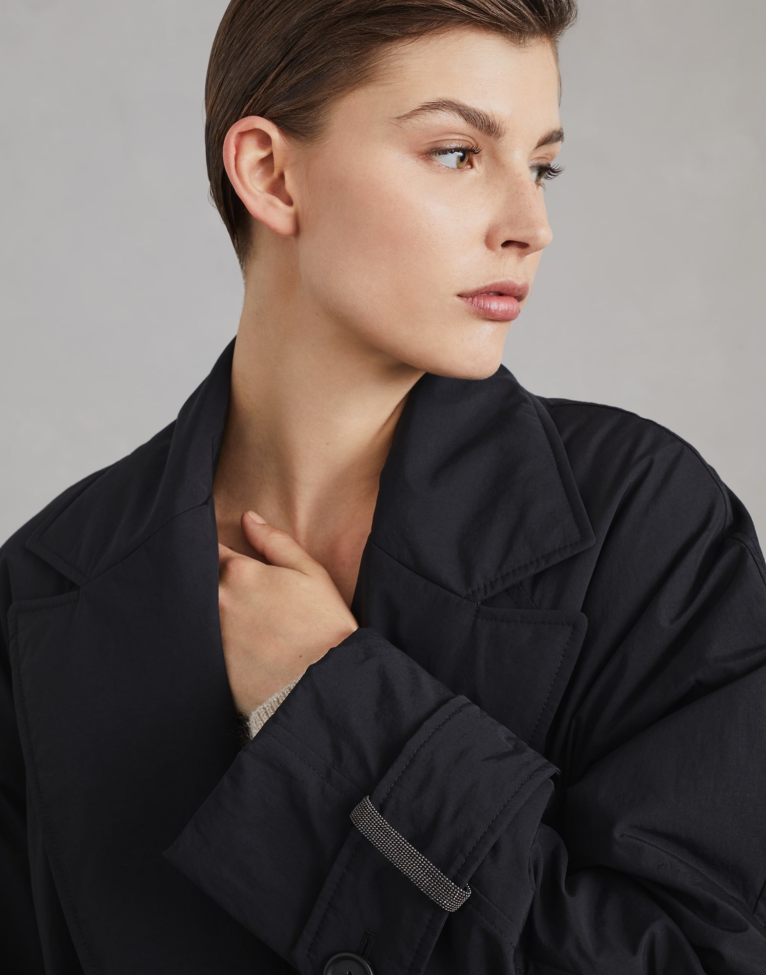 Water-resistant techno cotton trench with Thermore® padding and shiny cuff details - 3