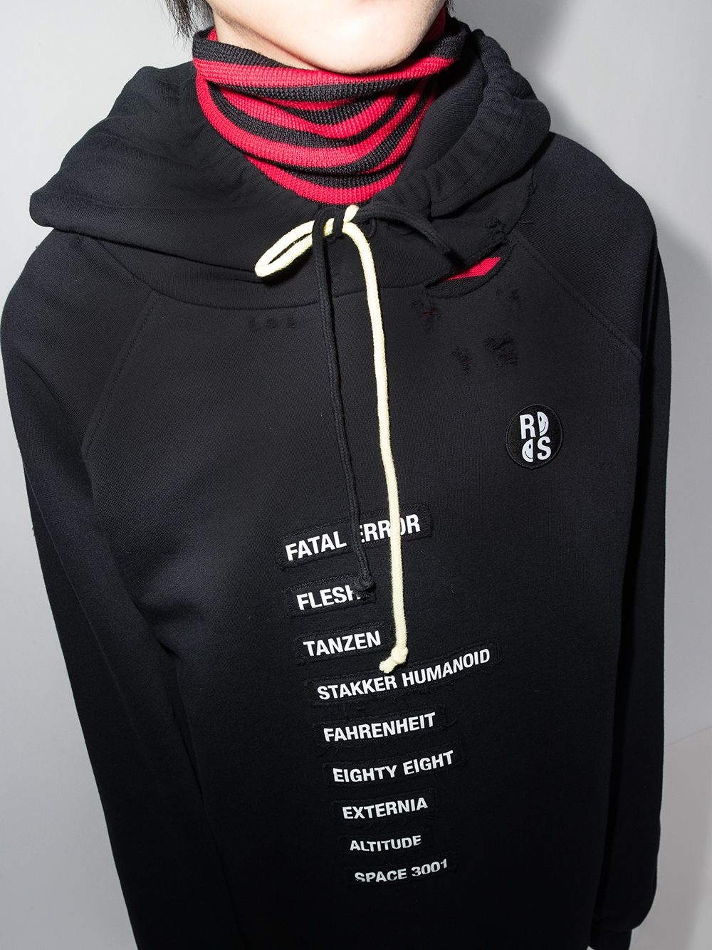 x Smiley text-patch destroyed-effect hoodie - 4