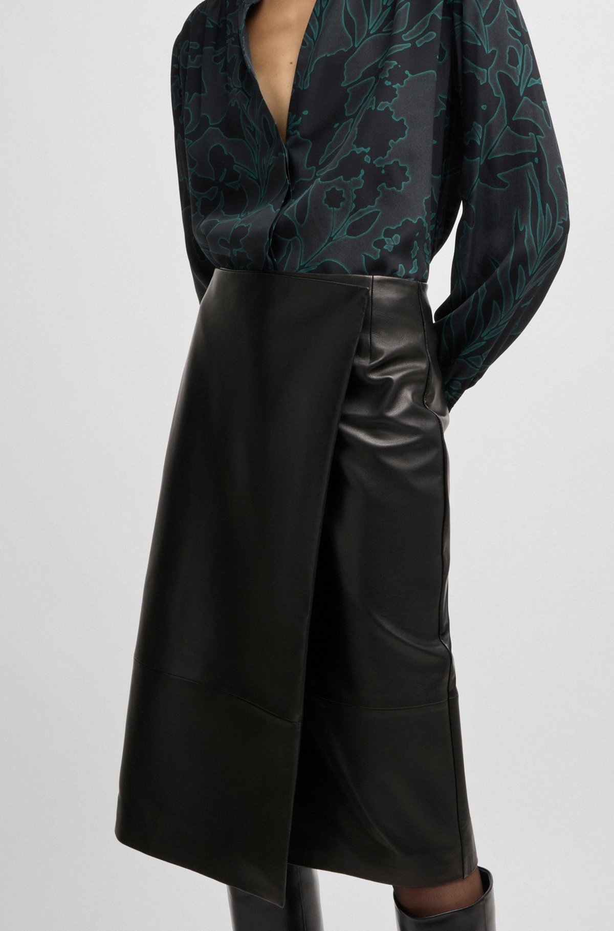 WRAP-FRONT PANEL SKIRT IN LEATHER - 5