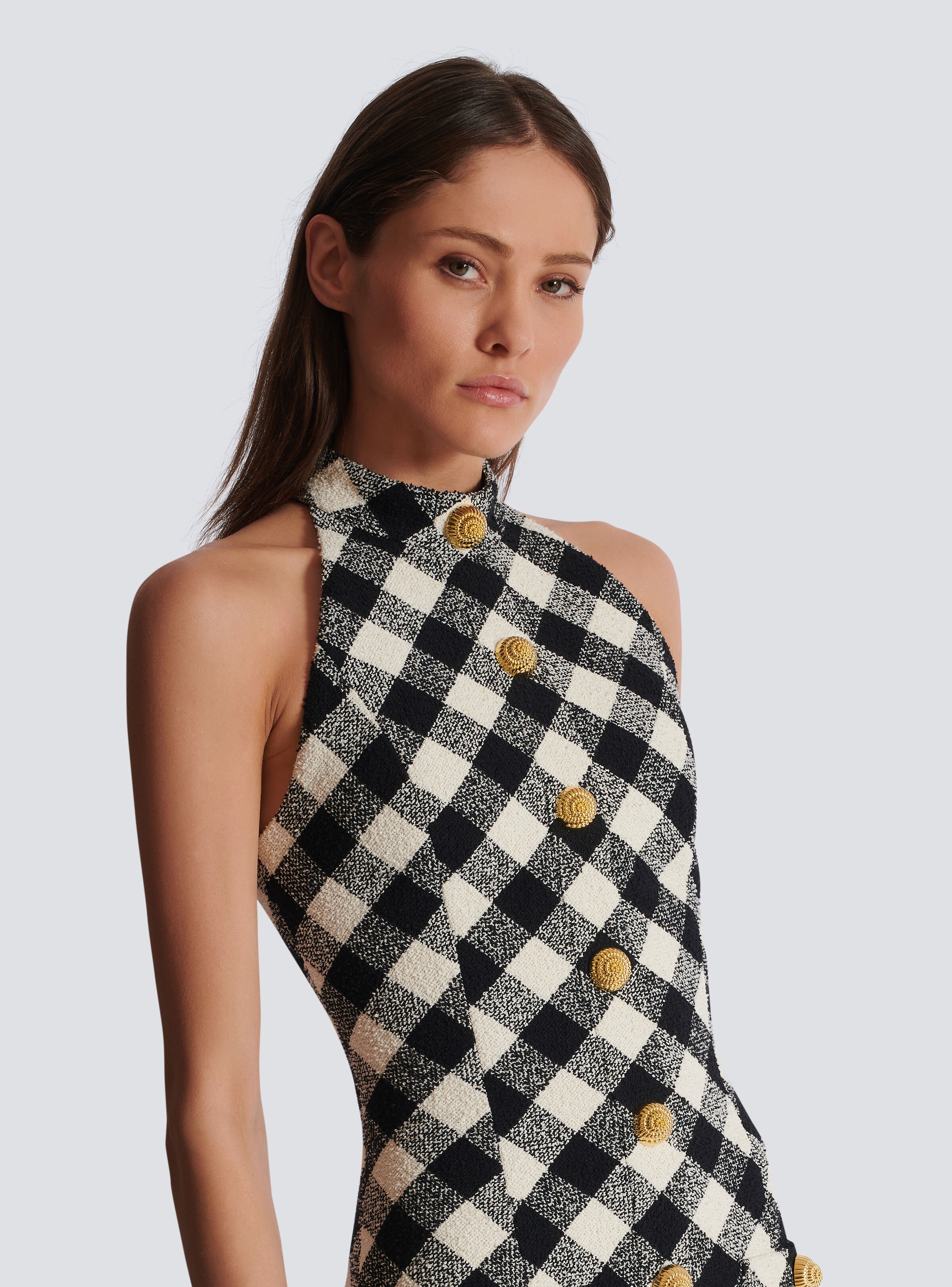Short tweed dress with buttons - 8