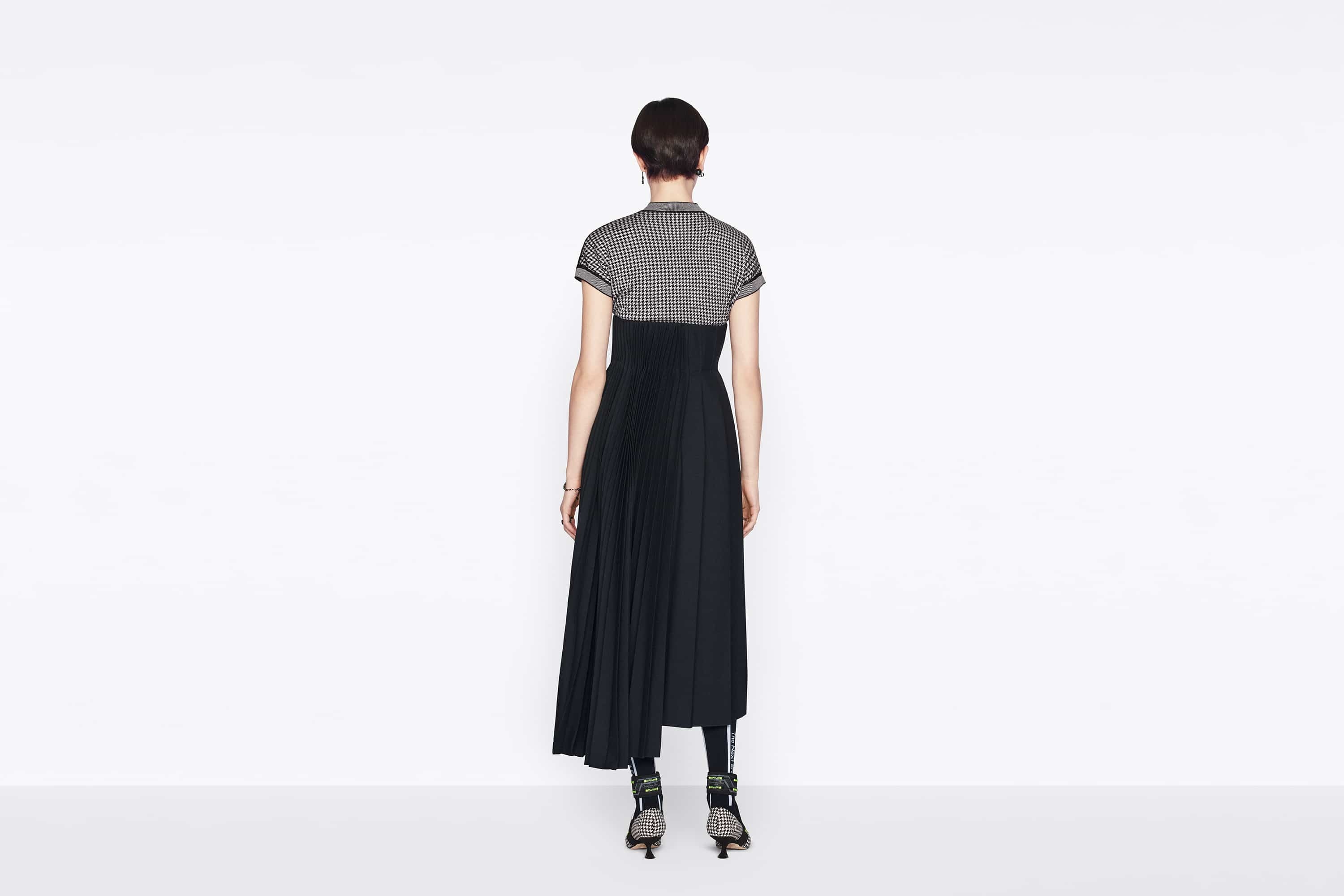 Short-Sleeved Sweater - 6