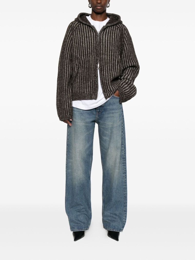 straight-leg jeans 3