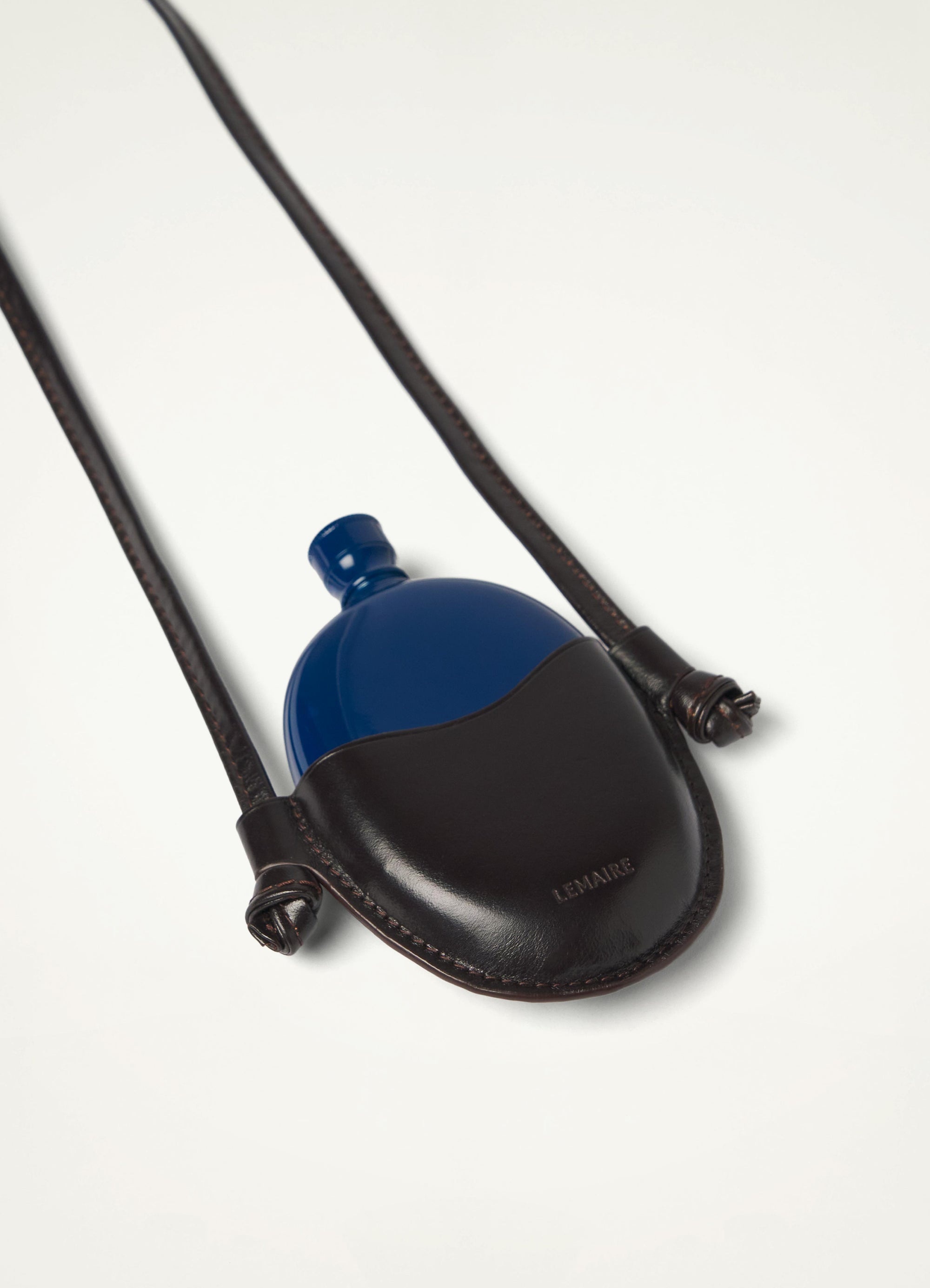 FLASK NECKLACE
VEGETAL TANNED LEATHER - 2
