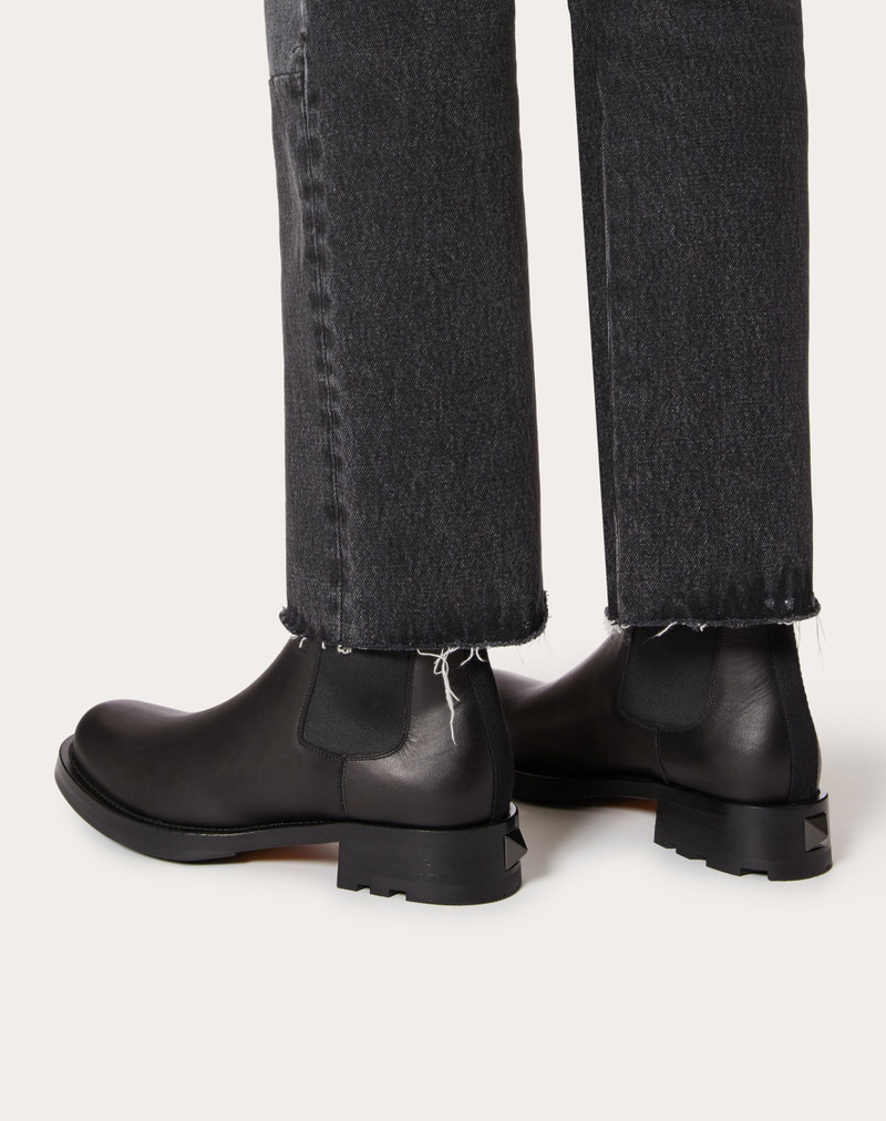 Valentino ROMAN STUD CALFSKIN CHELSEA BOOT outlook