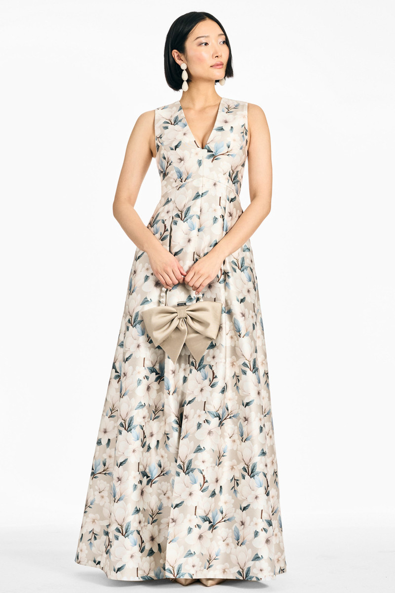 BROOKLYNNE GOWN - CHAMPAGNE MAGNOLIA 1