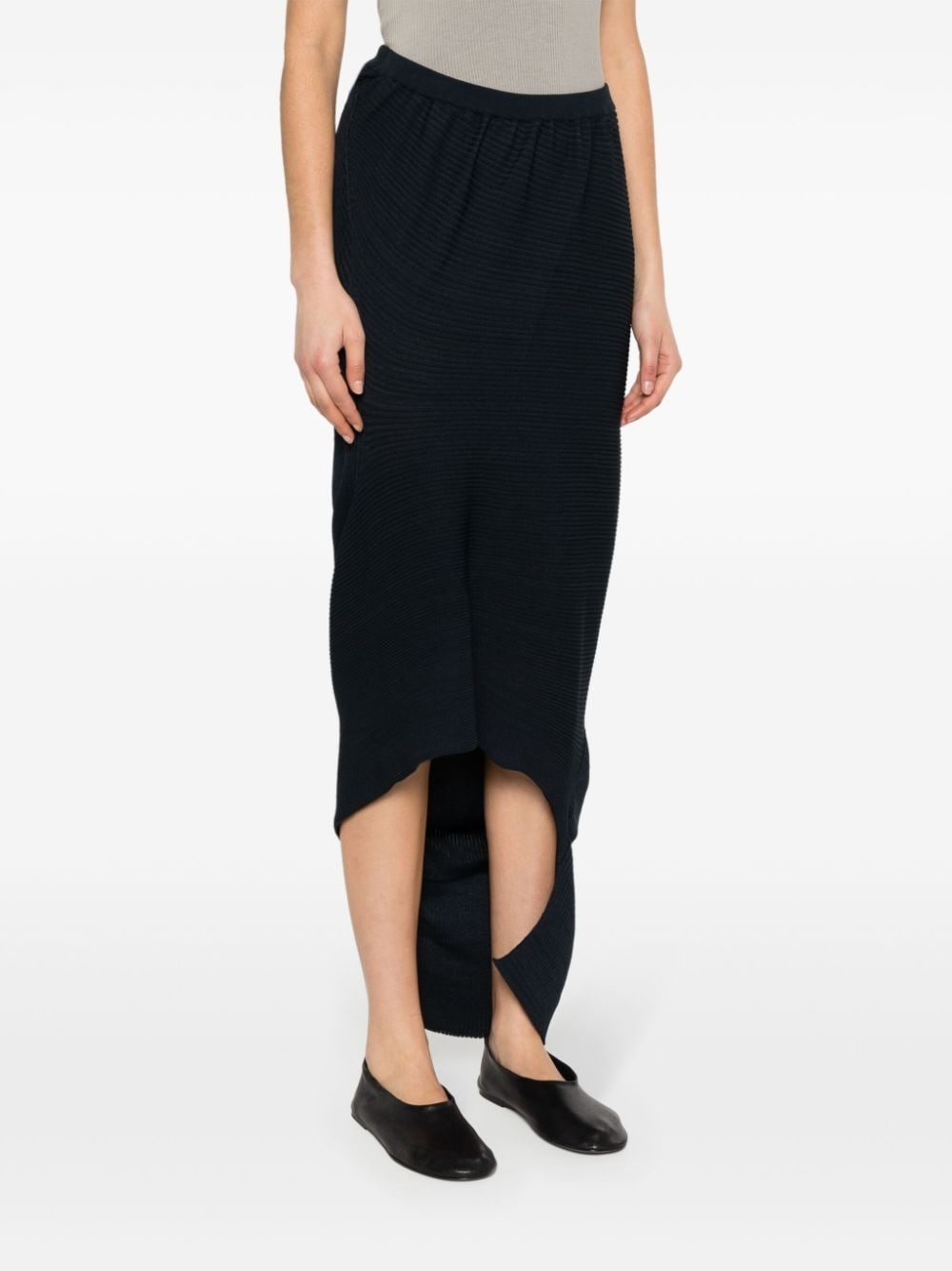 Aerate asymmetric skirt - 3