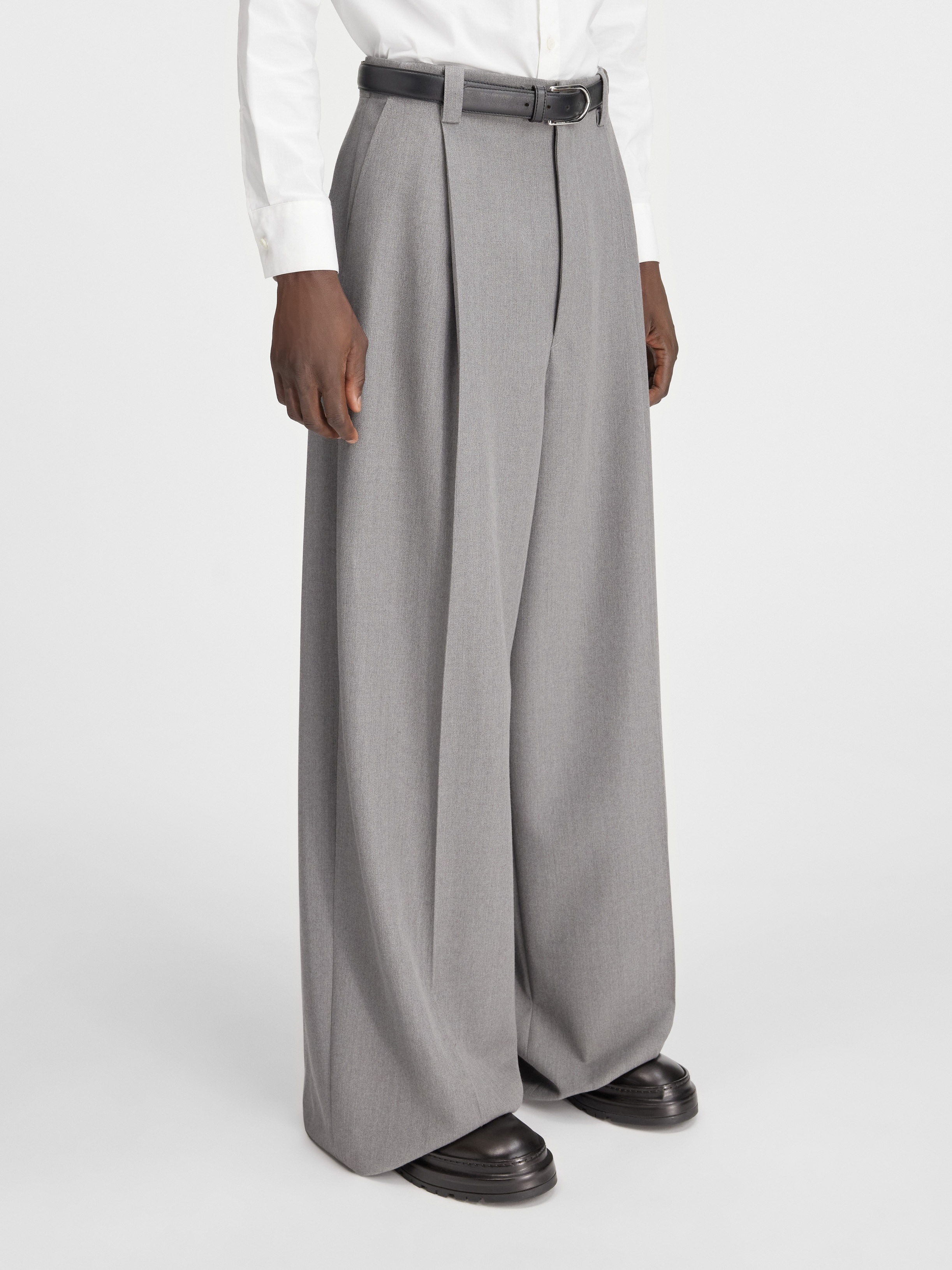 Jacquemus（ジャックムス）24SS Le pantalon SALTI Le Pantalon Salti in Grey – SVRN
