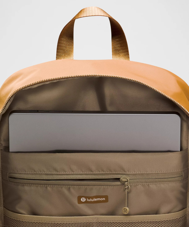 Everywhere Backpack 22L *Metal Hardware 5