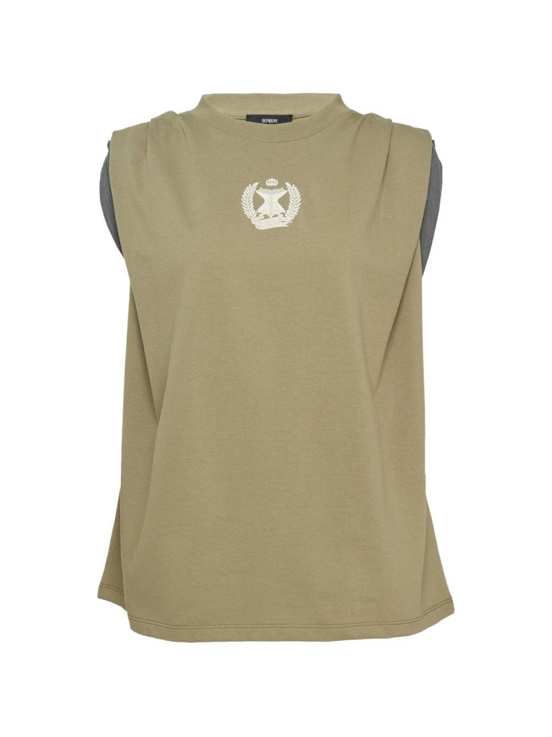 tucked emblem t-shirt 1