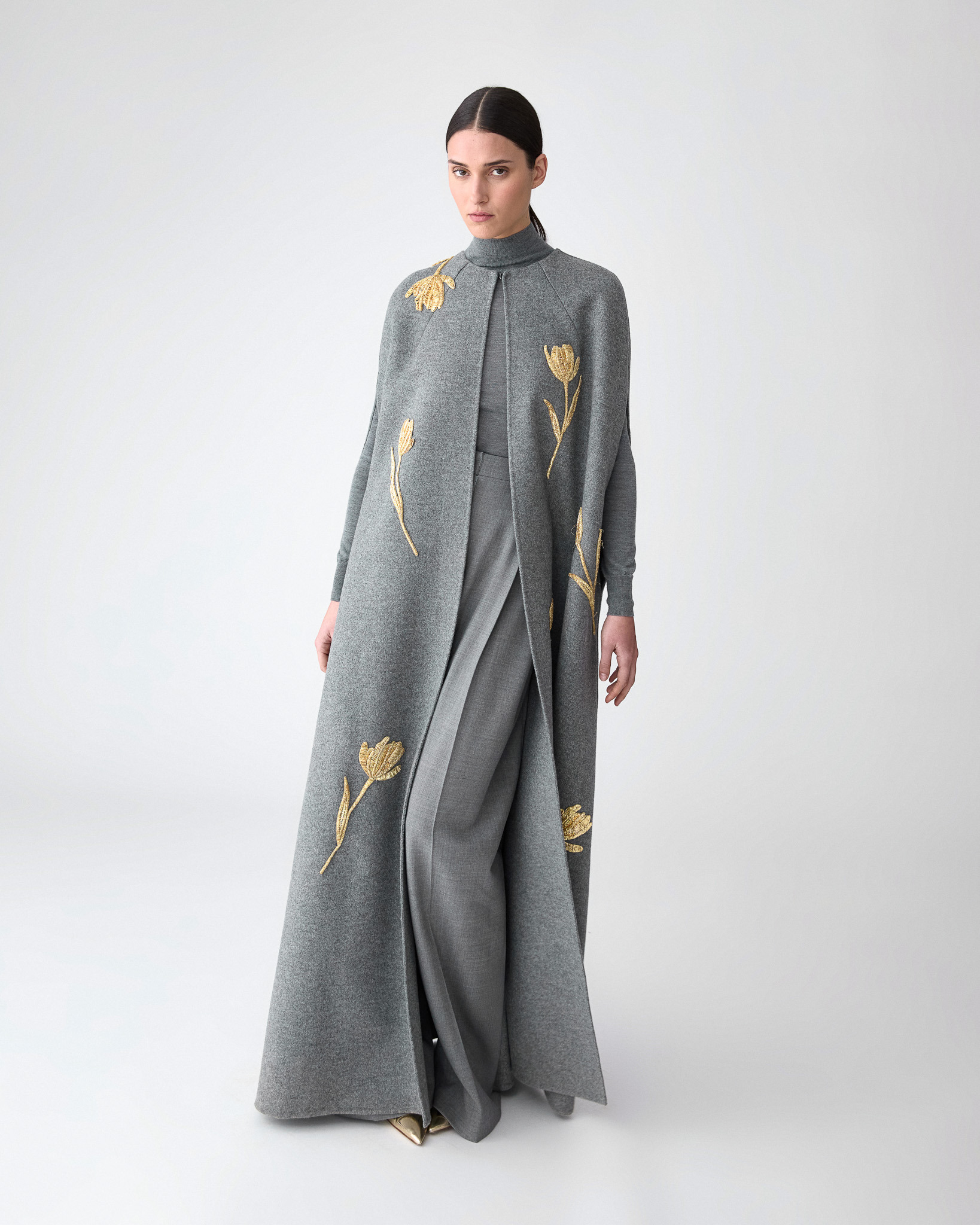 Tulip-Embroidered Long Cape - 4