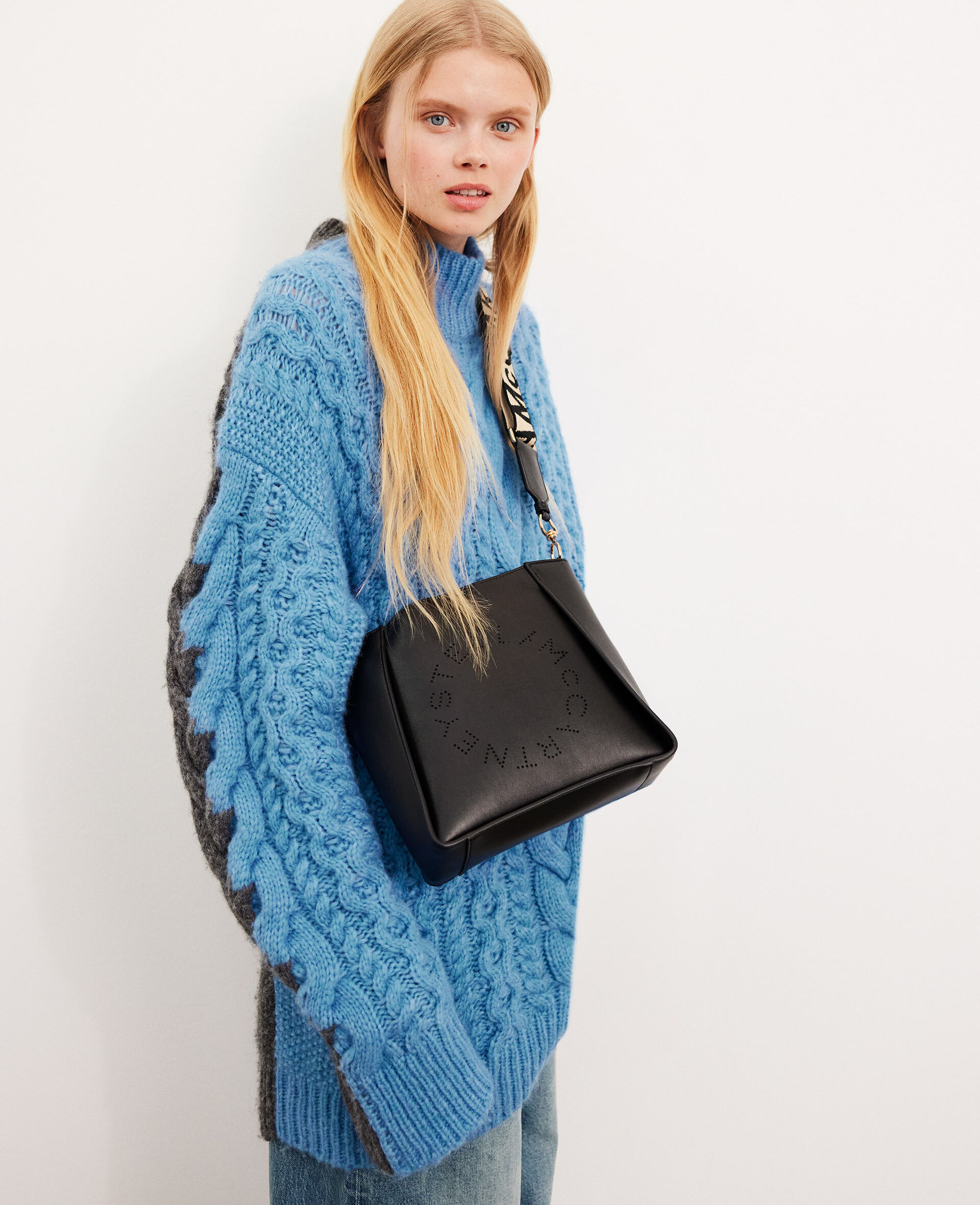 Logo Shoulder Bag - 6