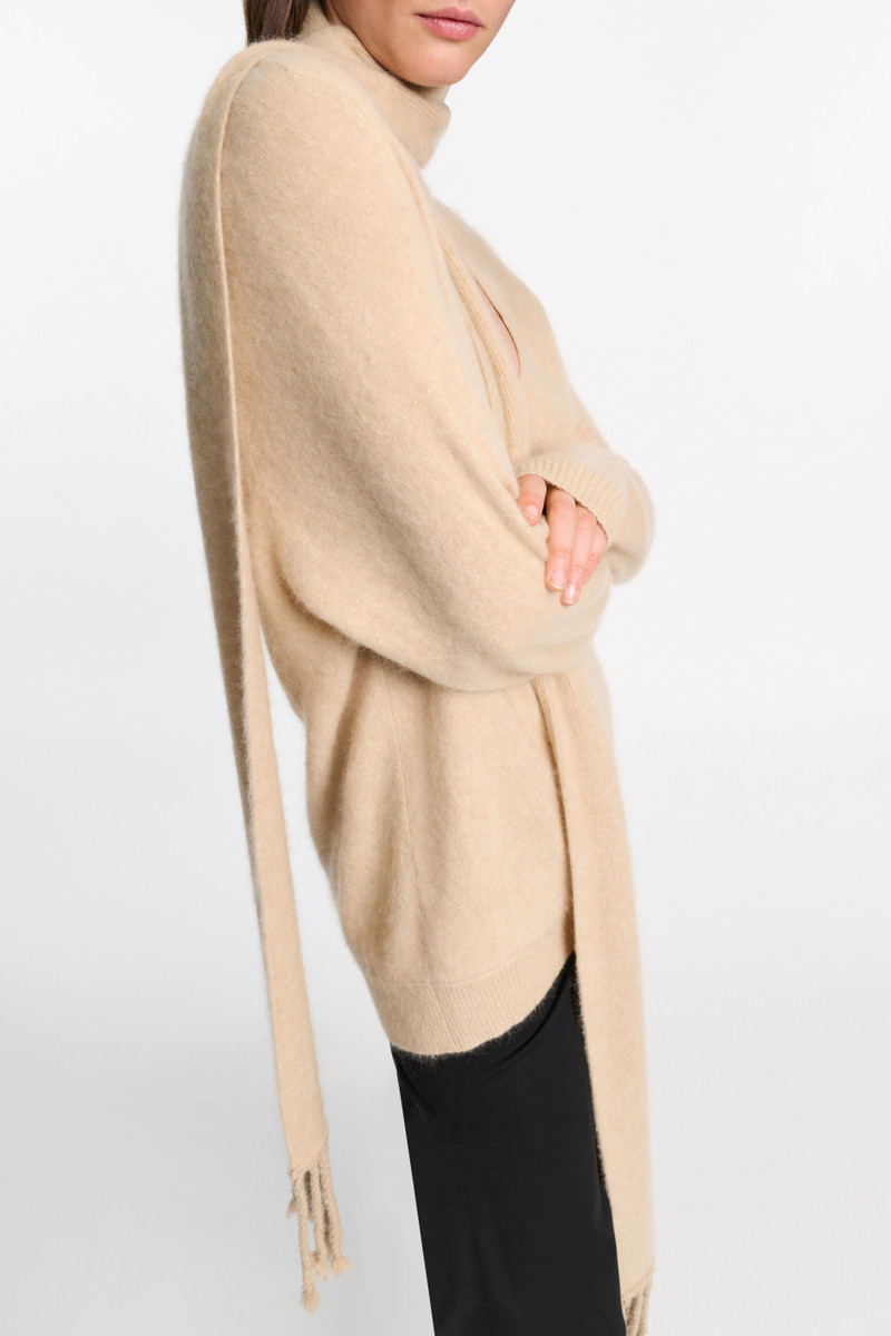 FLUFFY LUXURY scarf 4