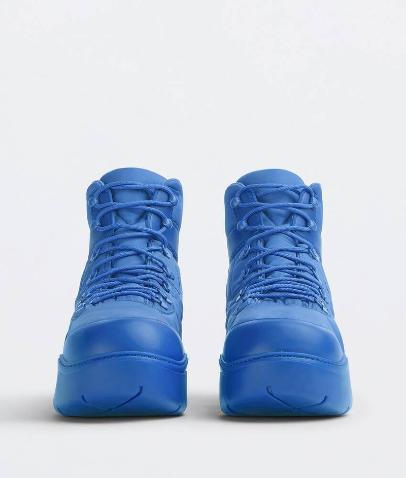 Bottega Veneta puddle bomber outlook