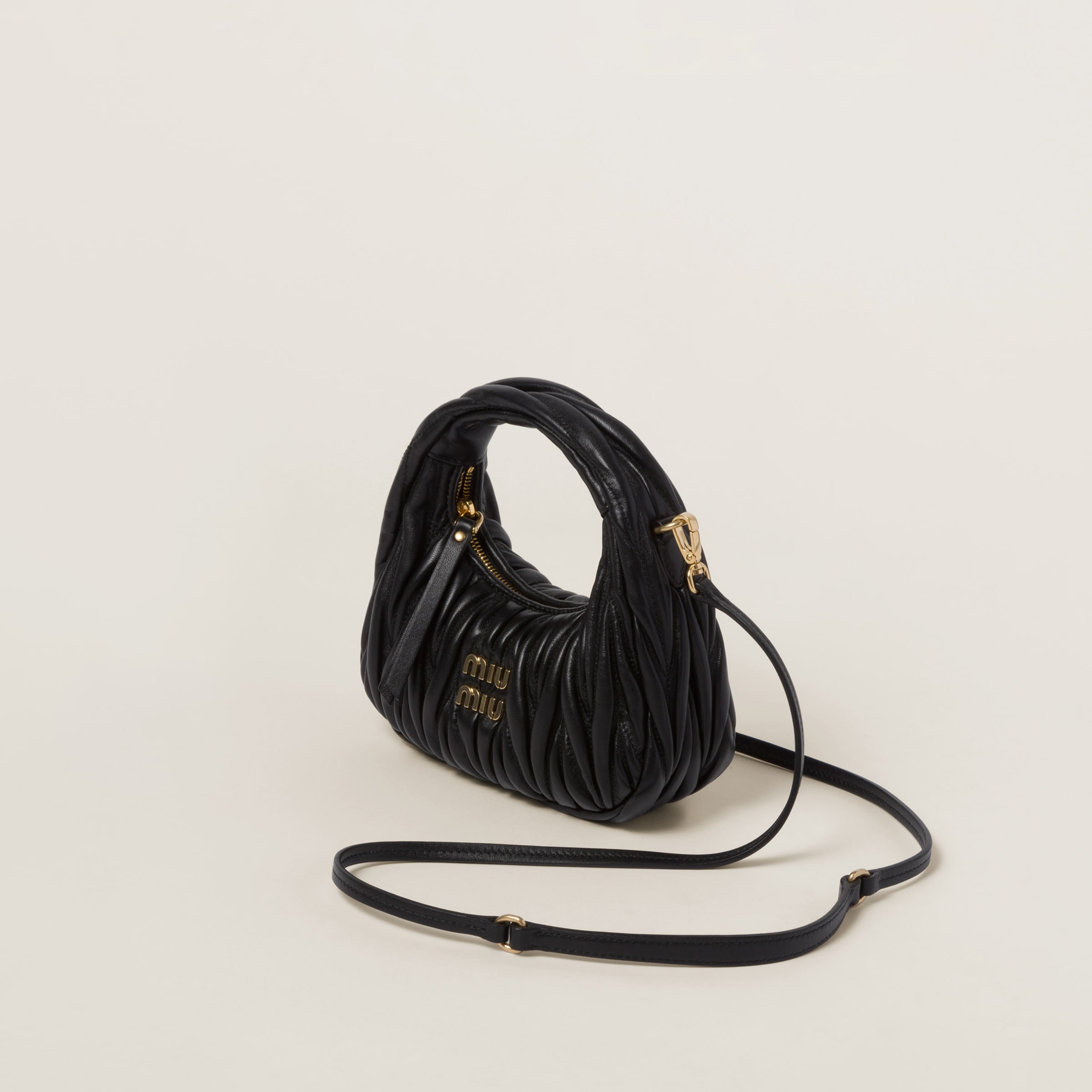 MiuMiu＊Wander matelasse nappa ホーボーミニバッグ＊送料込 Miu Miu Wander matelassé nappa leather hobo mini-bag